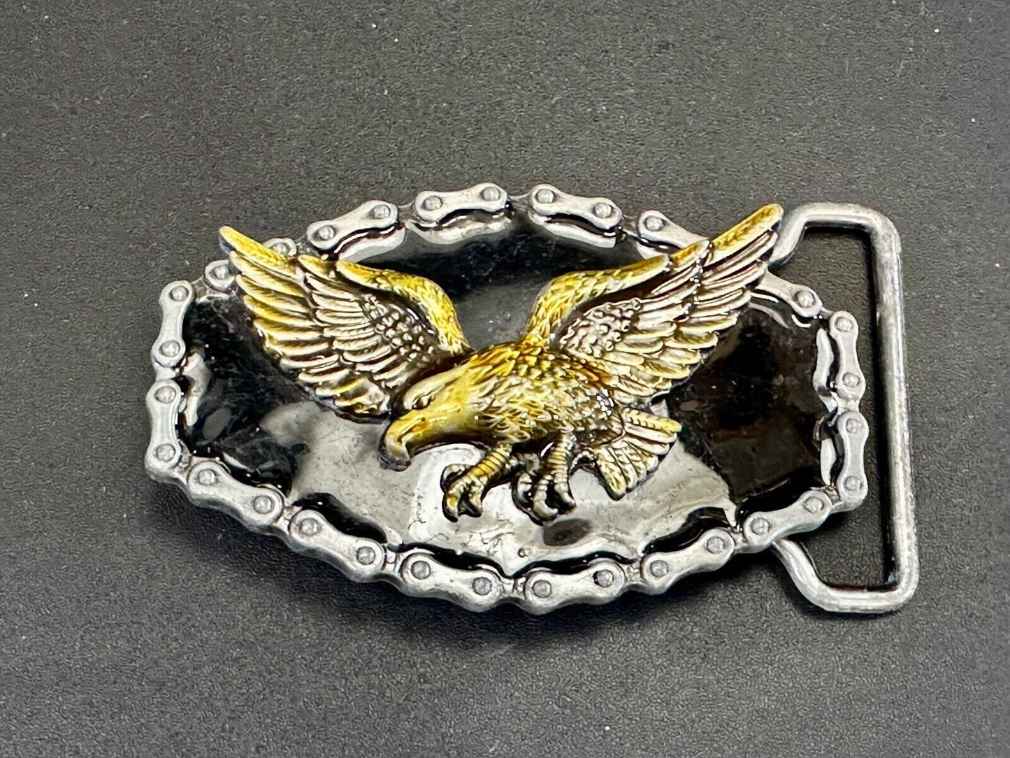 Bikers Patriotic American Eagle Flying Hunting Vtg. belt buckle w/ chain boarder