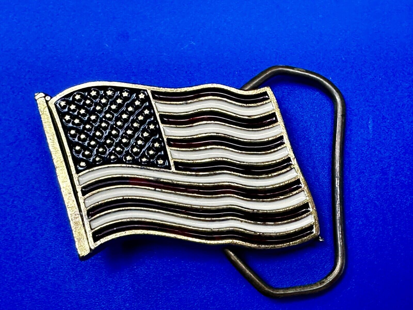 American Flag USA Patriotic Stars Stripe VTG 1981 Small Belt Buckle
