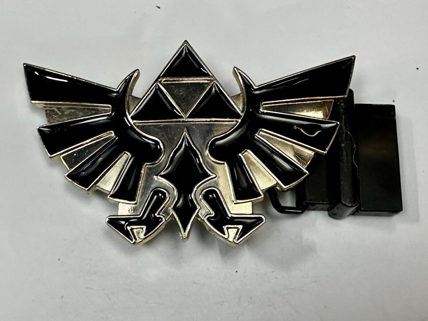 The Lengend of Zelda Twilight Princess Triforce Logo Belt Buckle TM2011 Nintendo