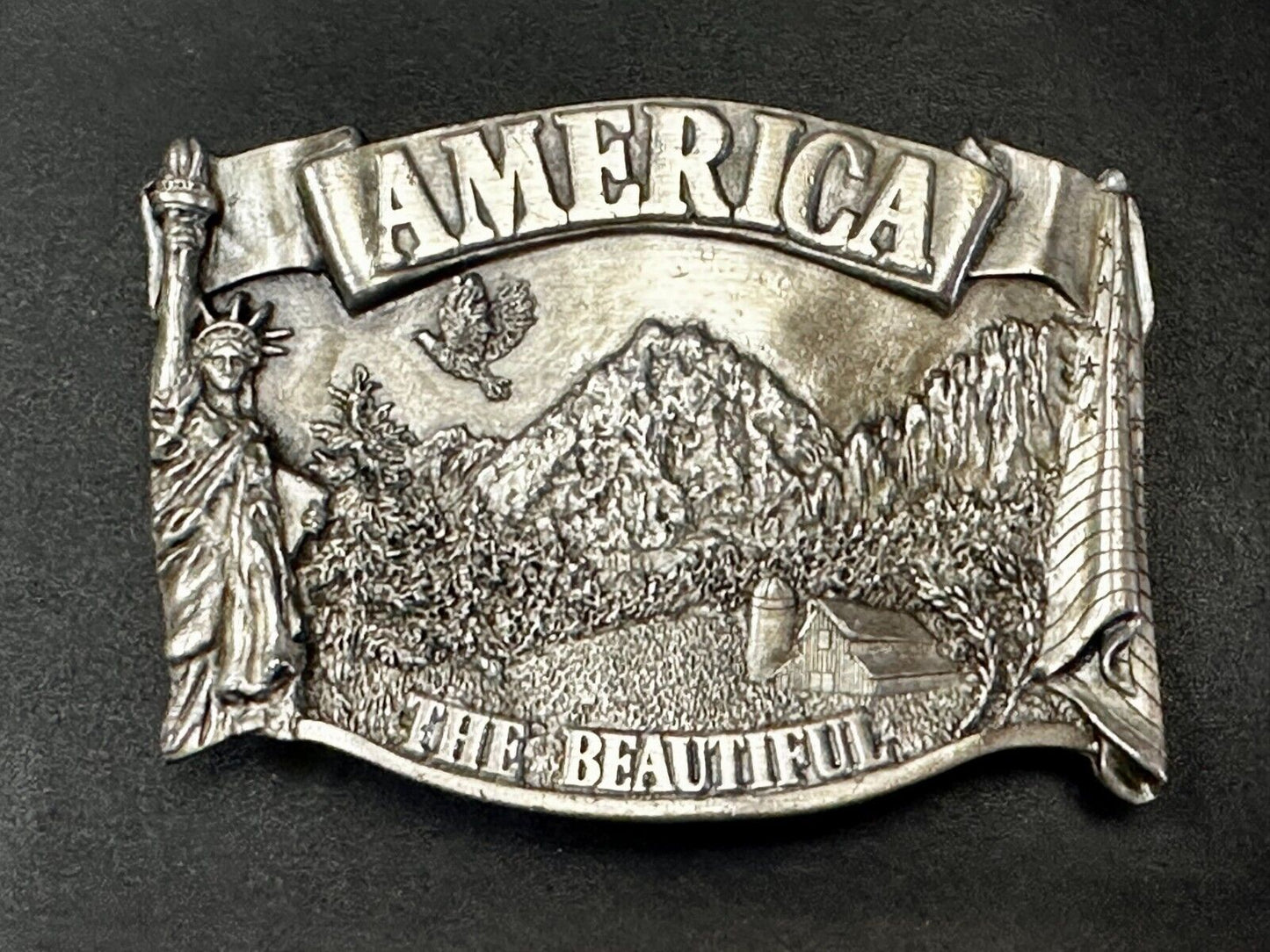 America The Beautiful USA Majestic Scenery -  1983 Bergamot Belt Buckle -O-L38