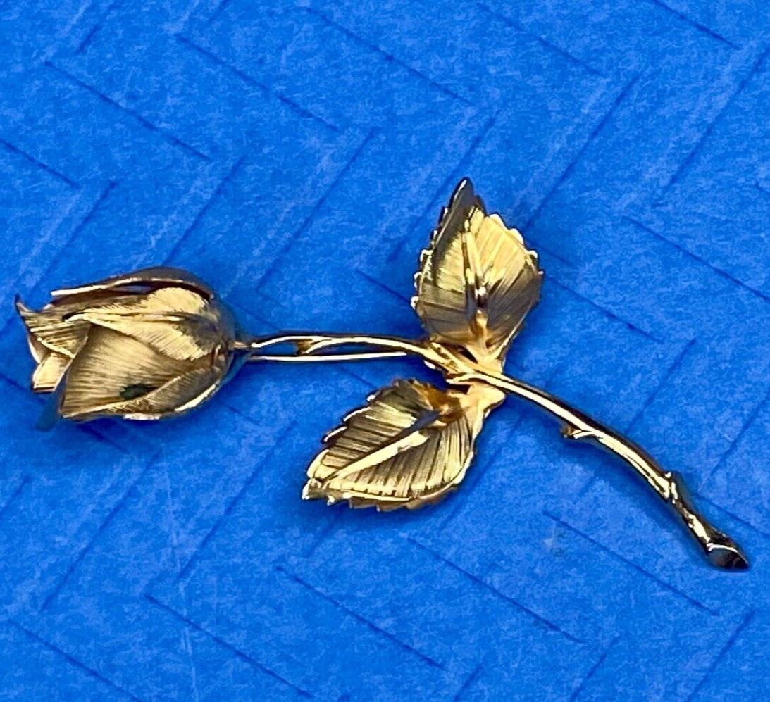 Vintage Giovanni Single Stem Rose Flower Gold Tone Brooch Pin