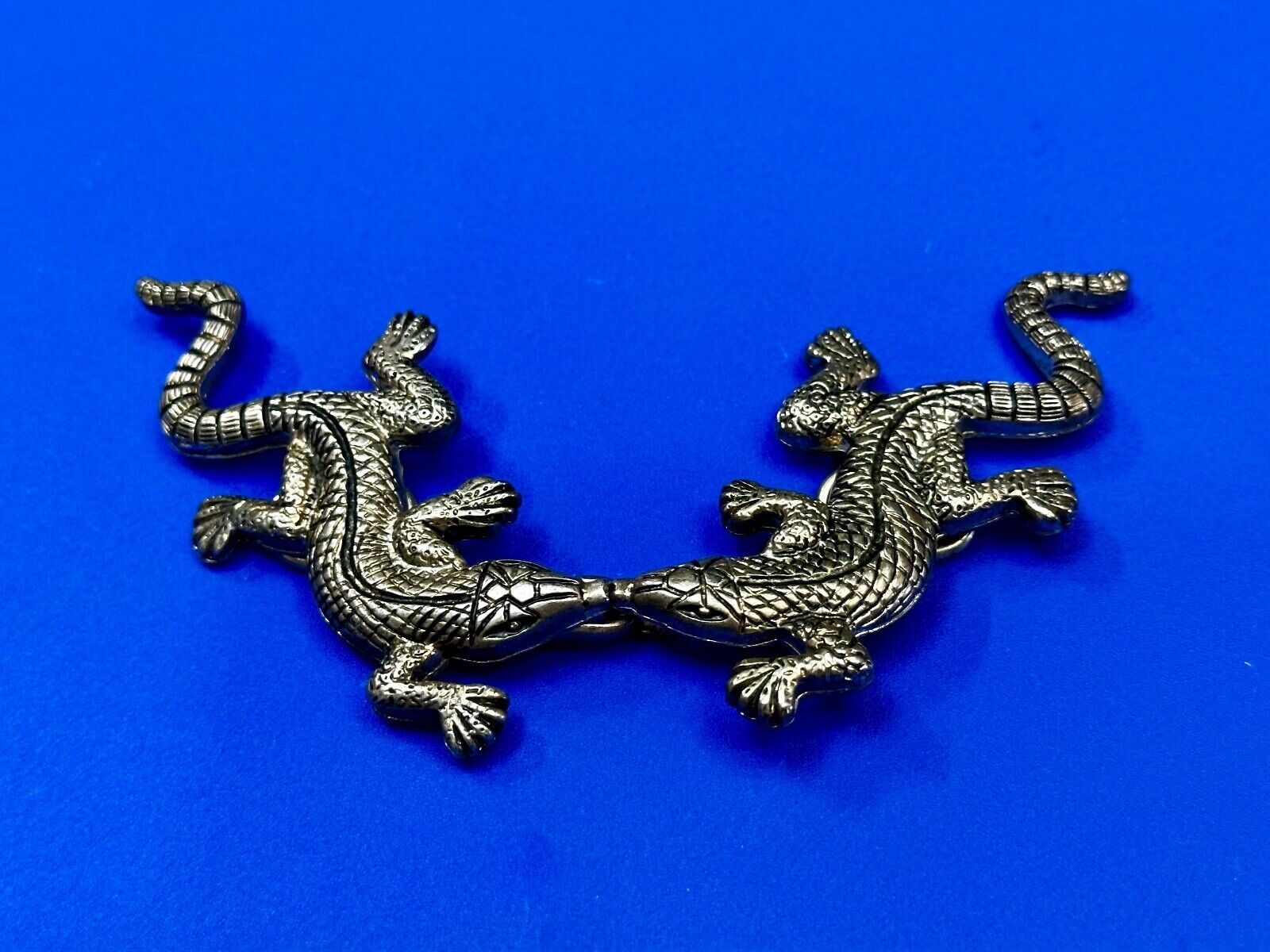 Alligators Crocodiles multi segmented gold tone large Vintage Belt Buckle Loops