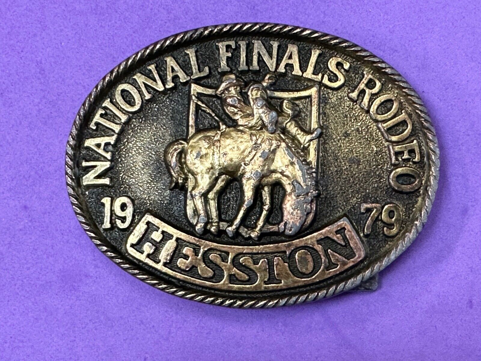 1979 Cowboy Saddle Bronc NFR National Finals Rodeo HESSTON belt buckle