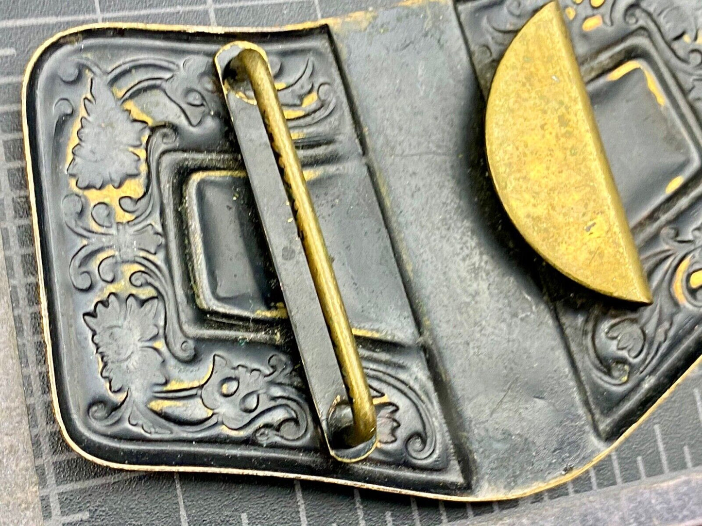 unique shaped vintage Western cowboy boots jeans cowboy cowgirl belt buckle 
