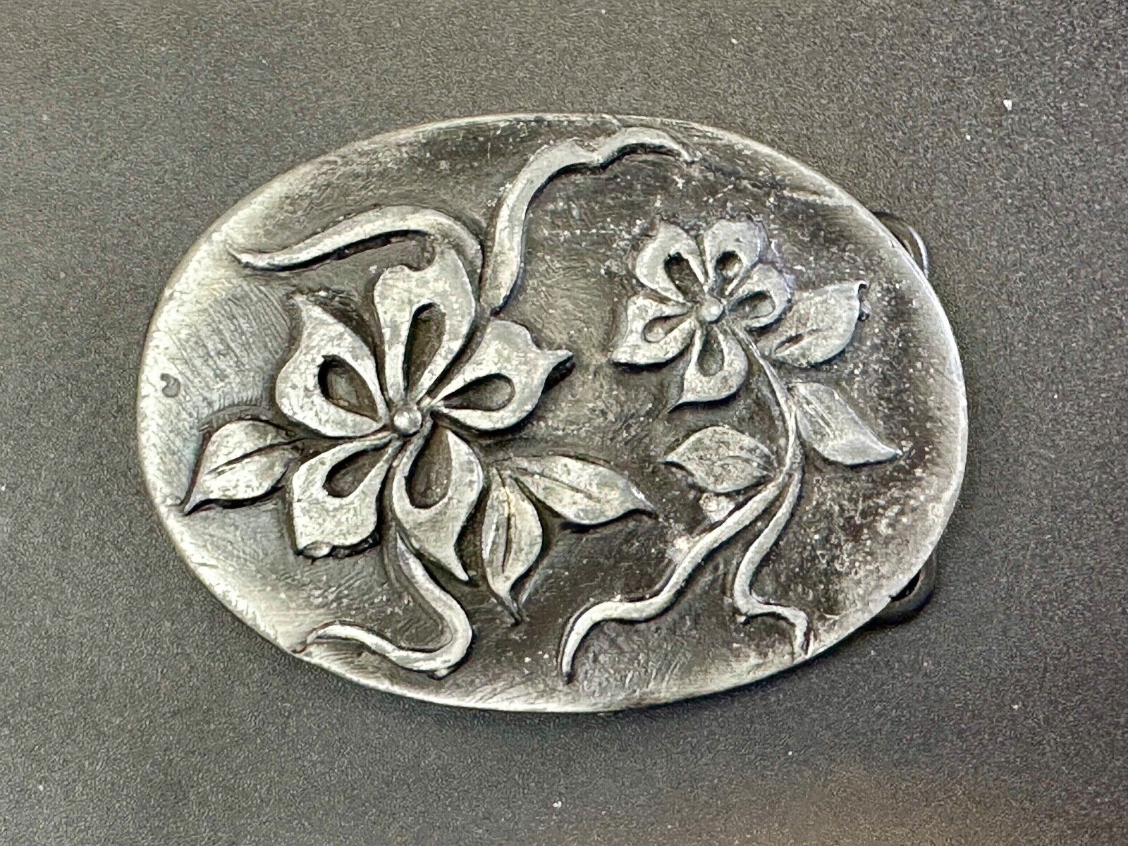 Artisan Pewter? Flower theme belt buckle  - Beautiful and unique!