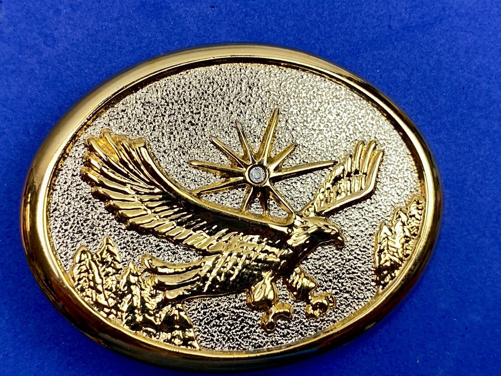 Vintage flying classic Bald Eagle with Rhinestone as sun starburst belt buckle 