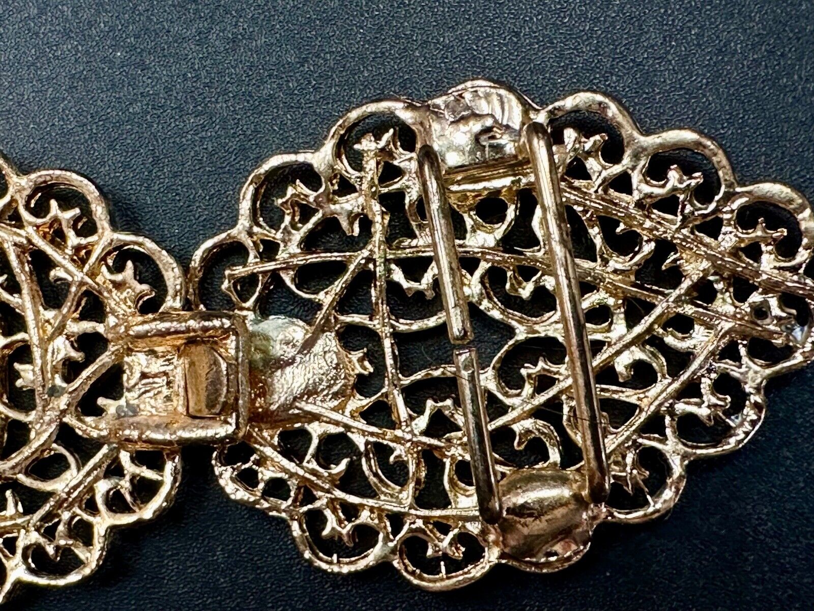 2 Pc interlocking Ribbon Filigree Open Cut-Out Gold Tone Small Belt Buckle