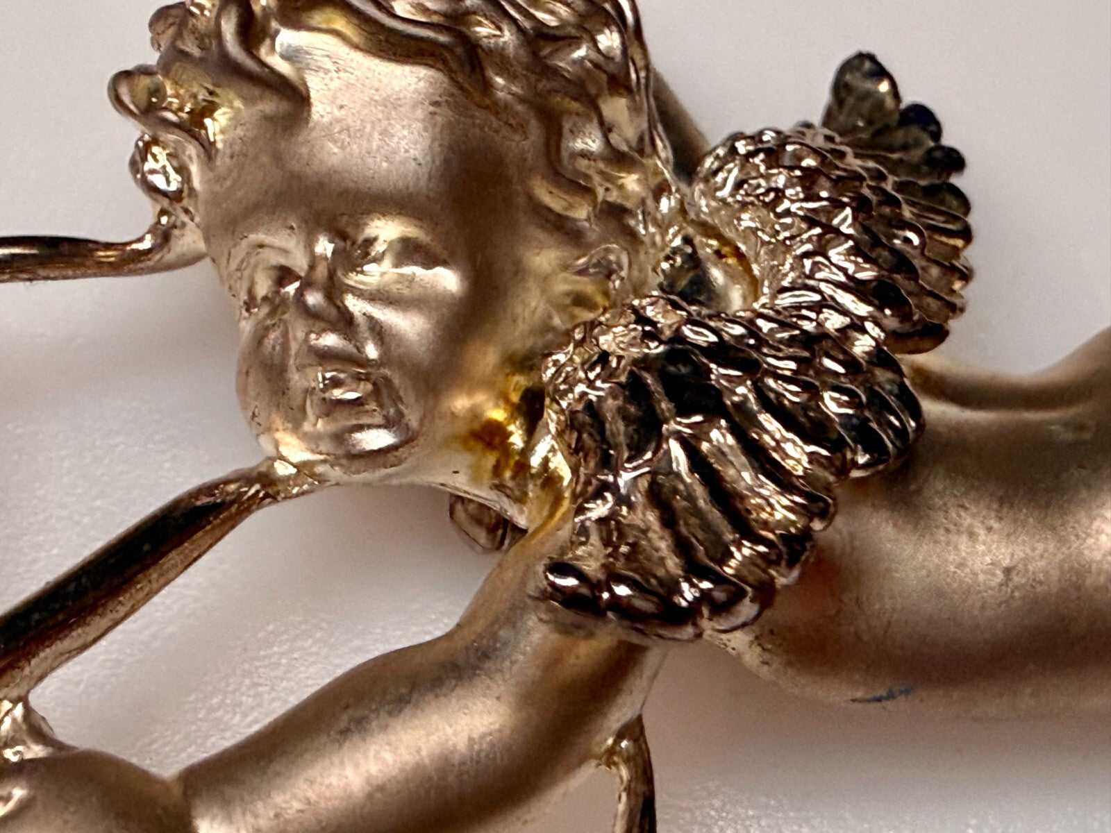 Angel Heart Cupid Bow & Arrow Christmas Holliday Vintage Gold Tone Brooch Pin