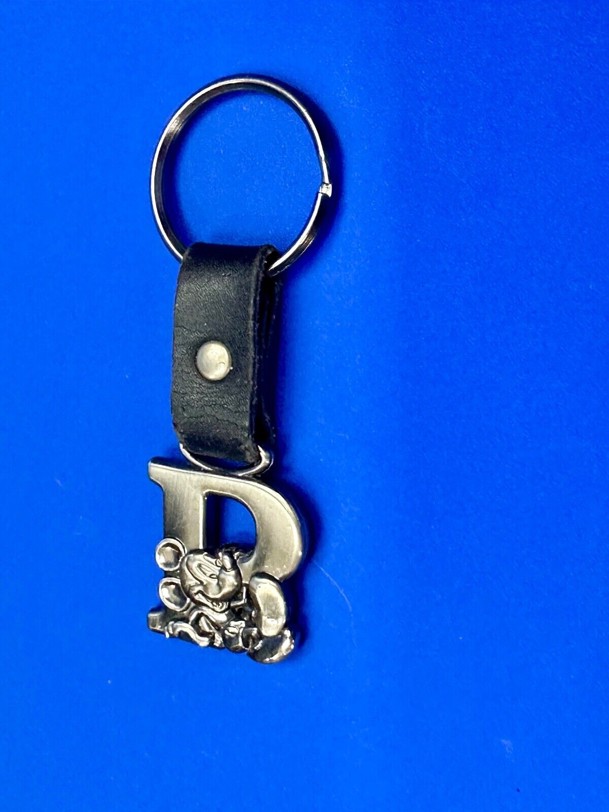 VINTAGE LETTER INITIAL P or B MICKEY MOUSE DISNEY KEYCHAIN LEATHER FOB