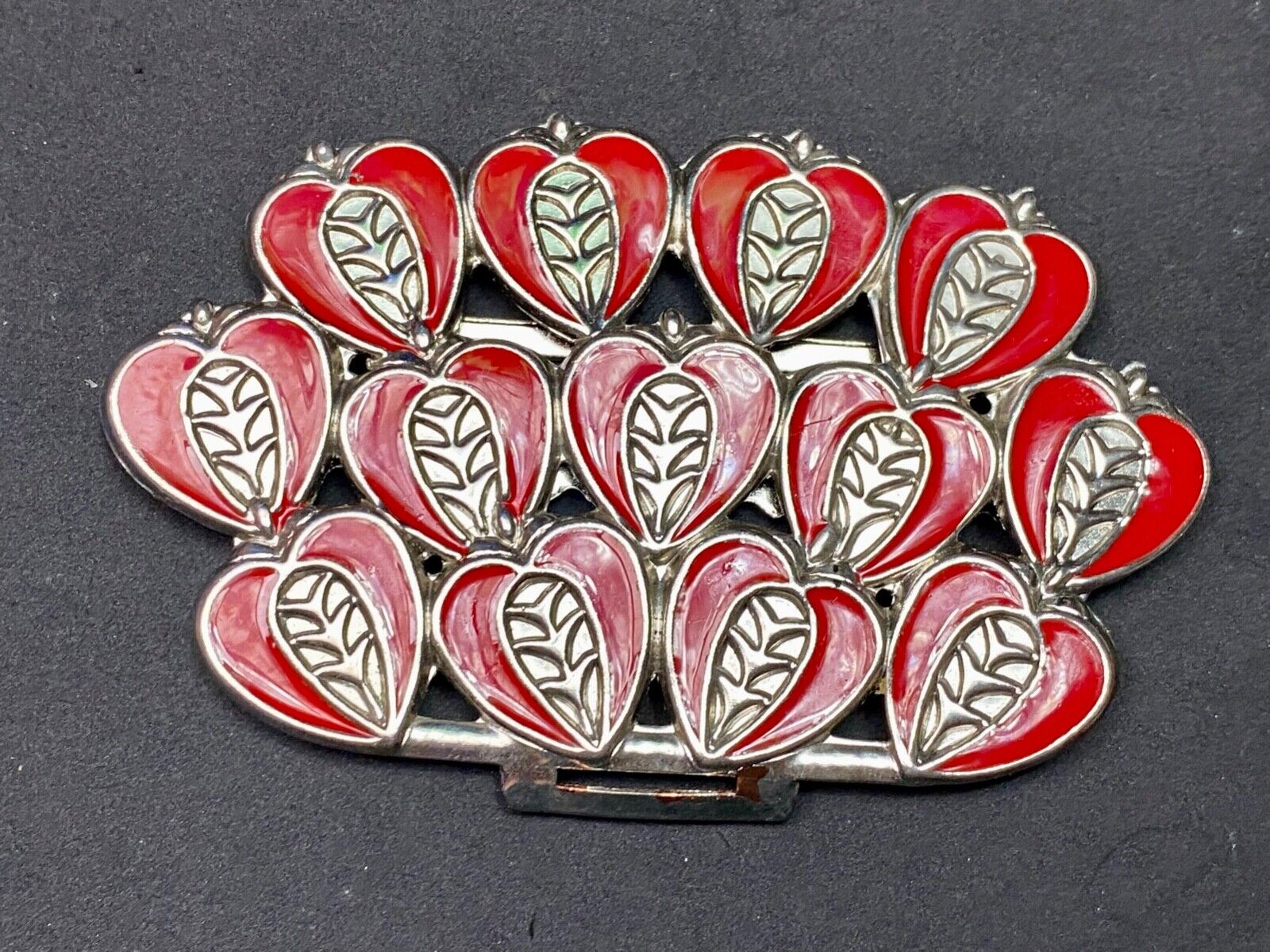 Unknown To Me! Red And Silver Color  Heart Pattern. - Half Of Belt Buckle?
