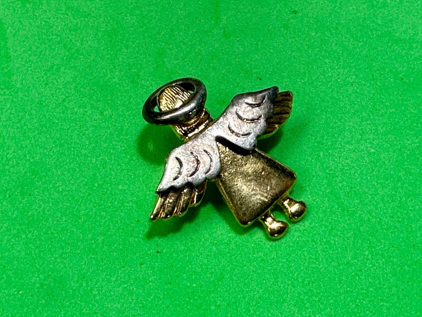 Angel Flying Away!   Vintage two tone Adorable small Vintage pin brooch