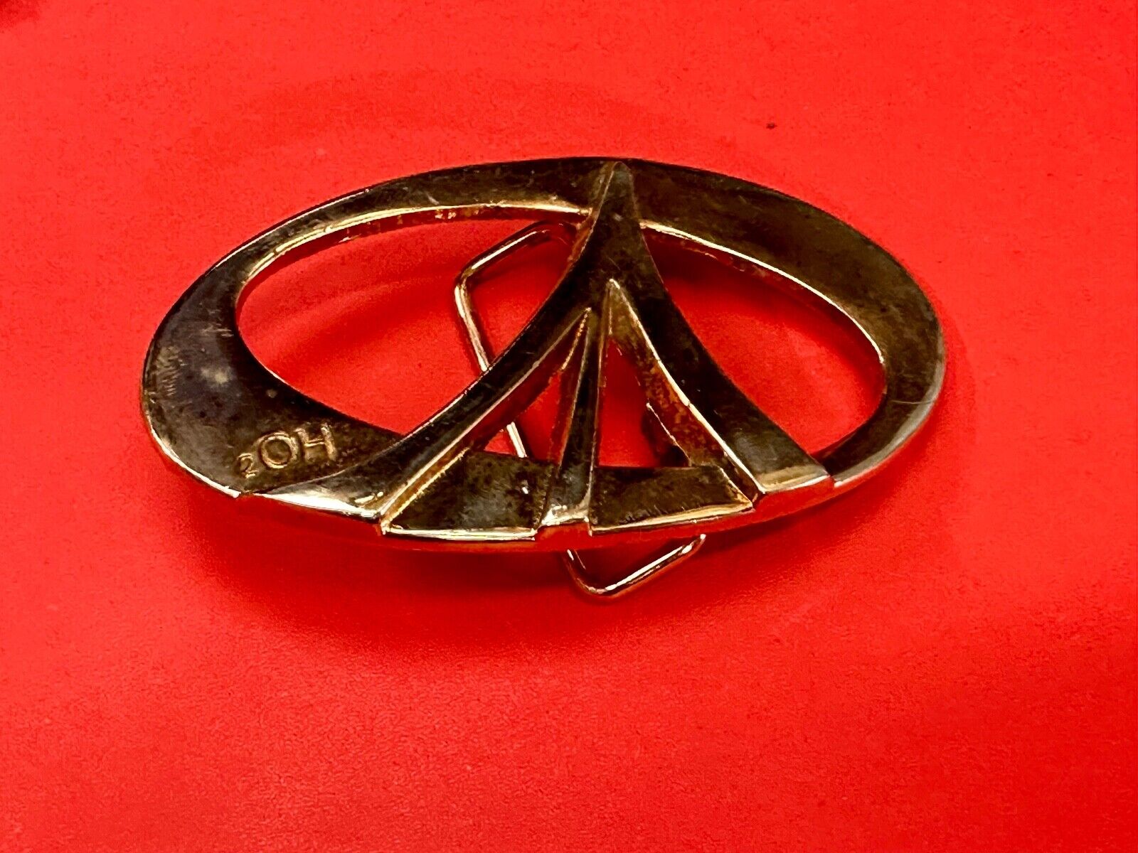 2OH Logo Emblem Peace love & Rock & Roll gold color belt buckle