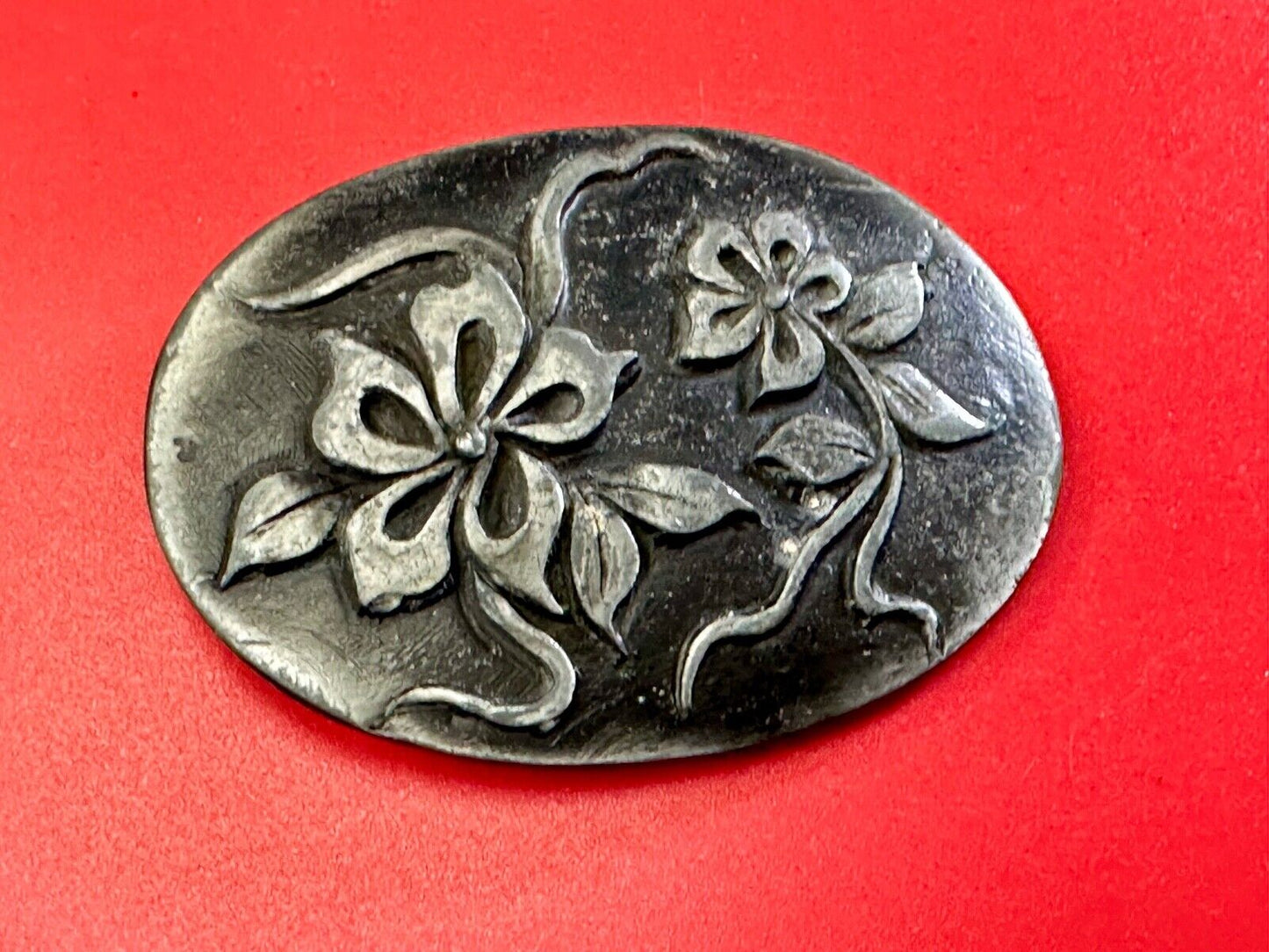 Artisan Pewter? Flower theme belt buckle  - Beautiful and unique!