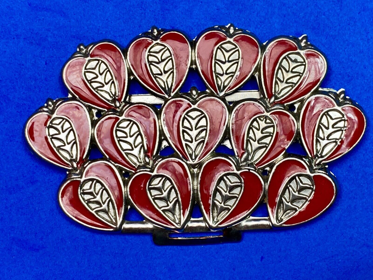 Unknown To Me! Red And Silver Color  Heart Pattern. - Half Of Belt Buckle?