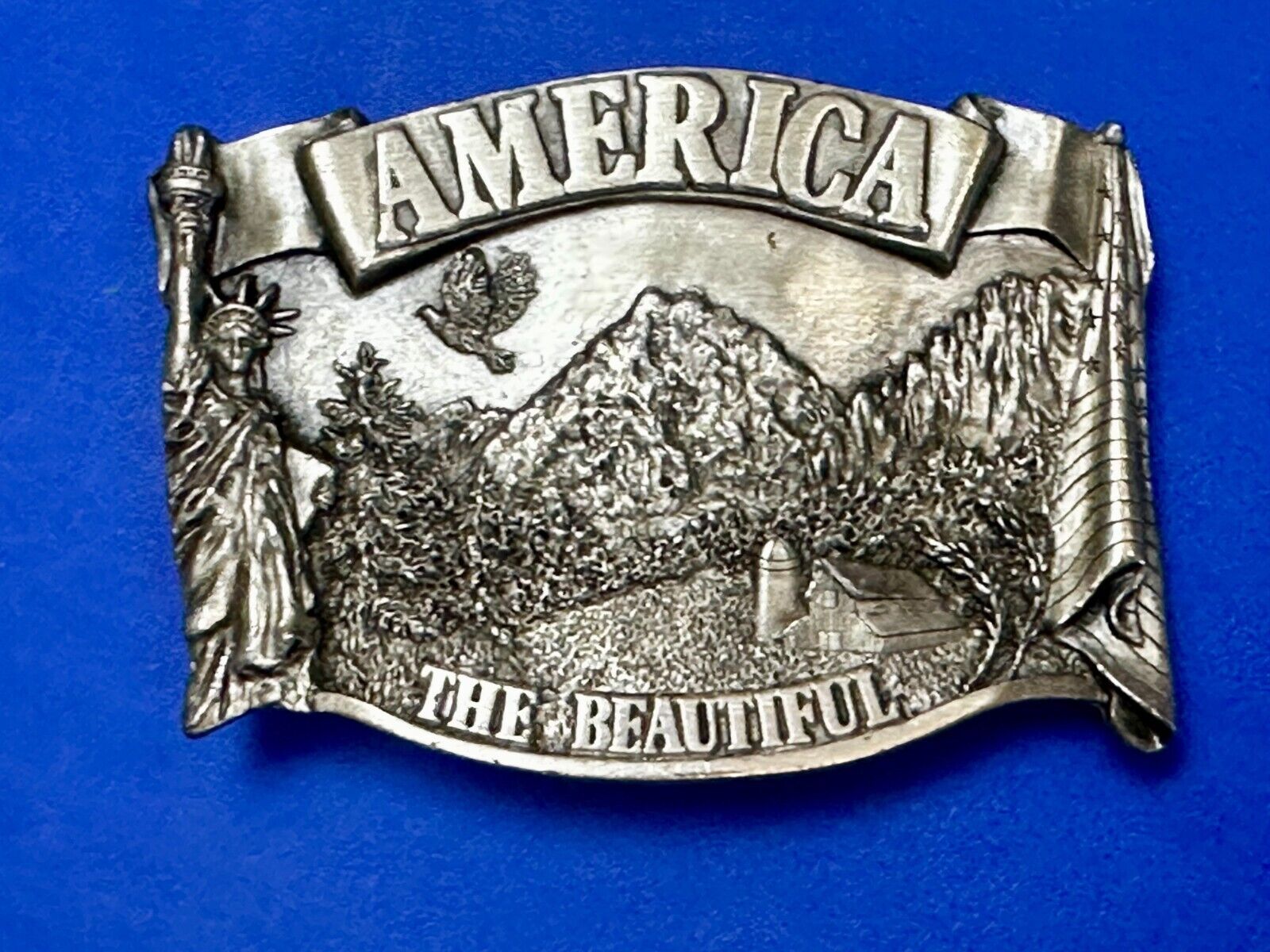 America The Beautiful USA Majestic Scenery -  1983 Bergamot Belt Buckle -O-L38