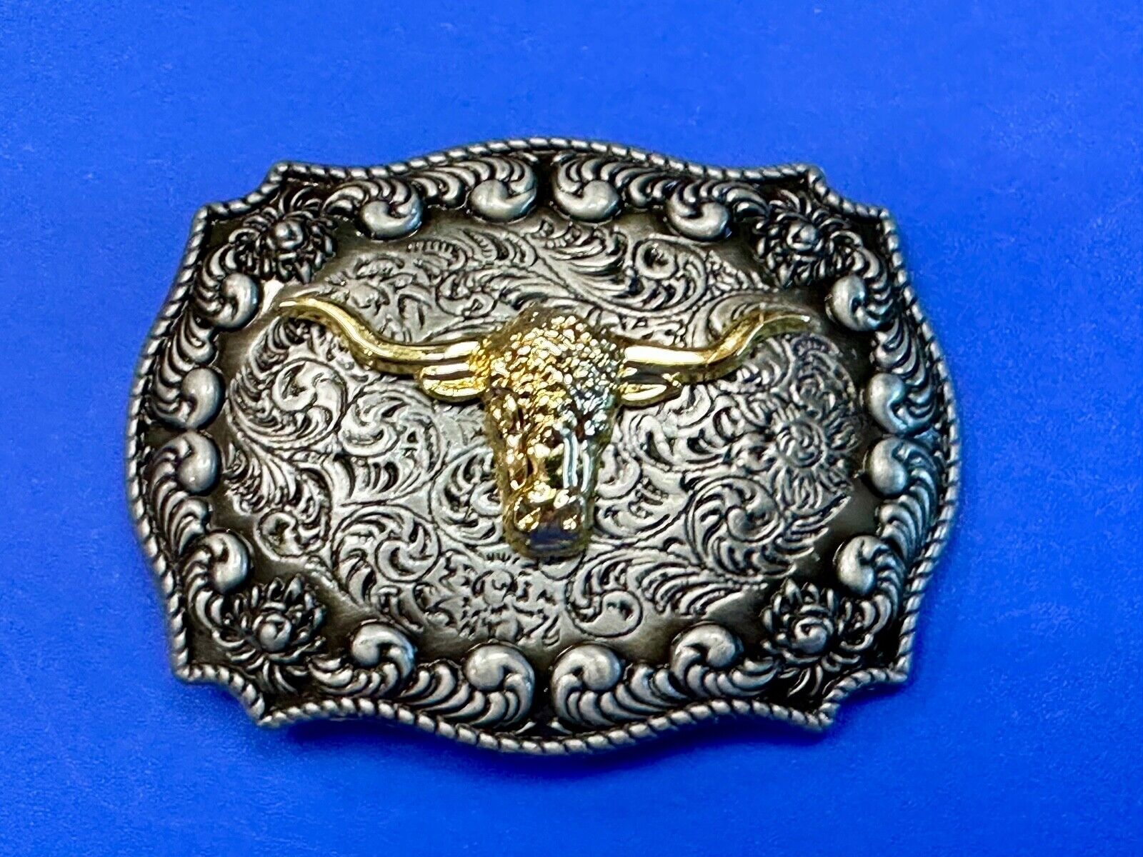 Two tone Ornate LONGHORN SKULL western belt buckle
