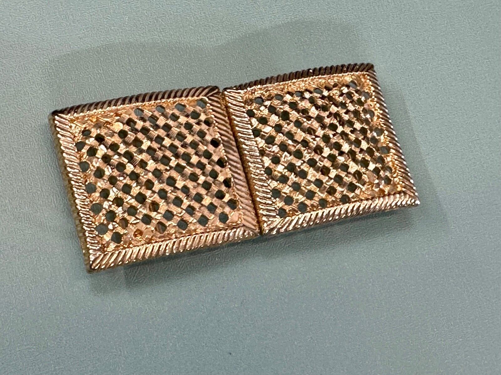 Basket Weave Pattern Vintage Two-piece interlocking gold tone belt buckle