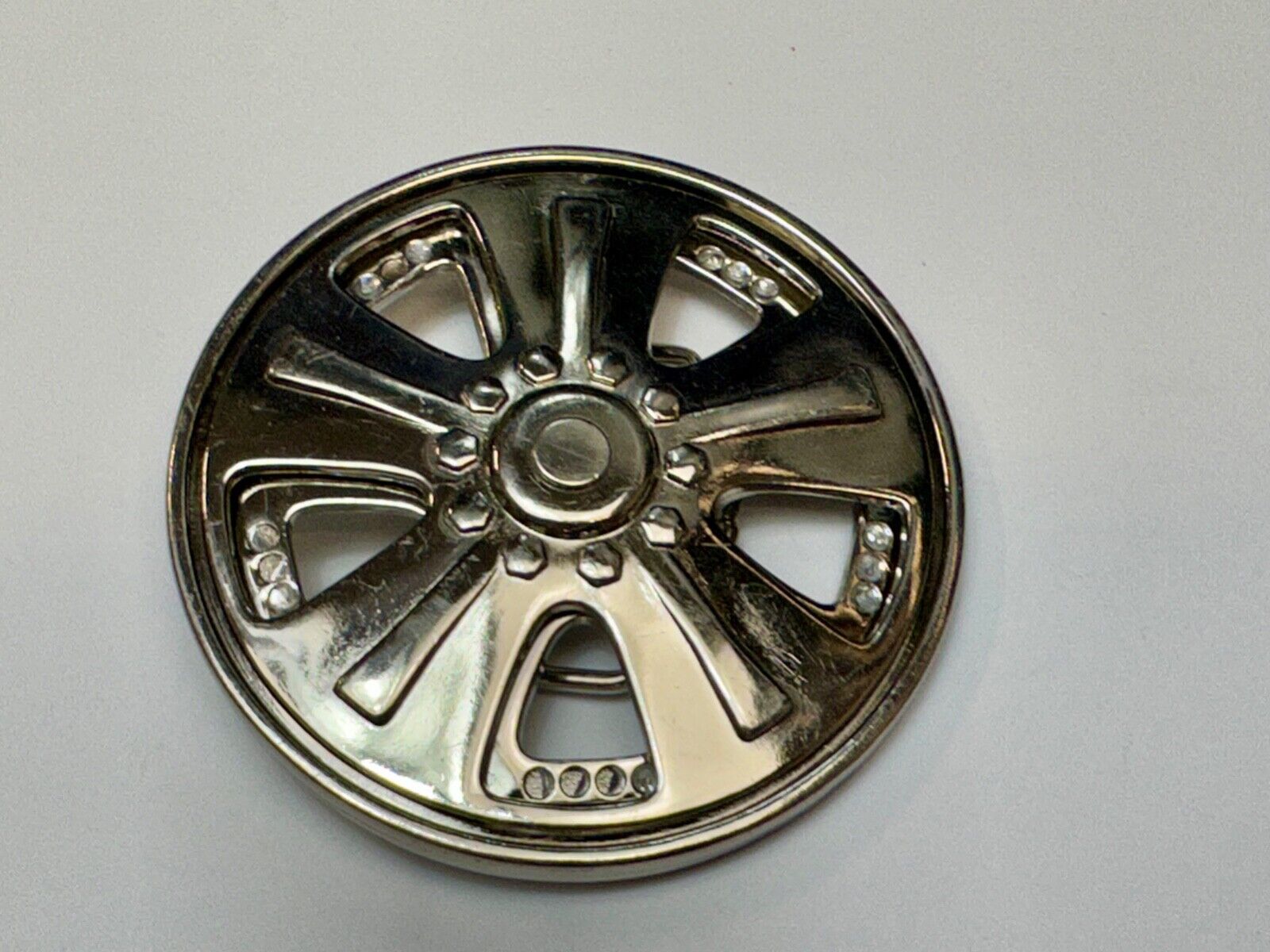 Tricked out Car Wheel Tire Rim silver color SPINNER moving belt buckle