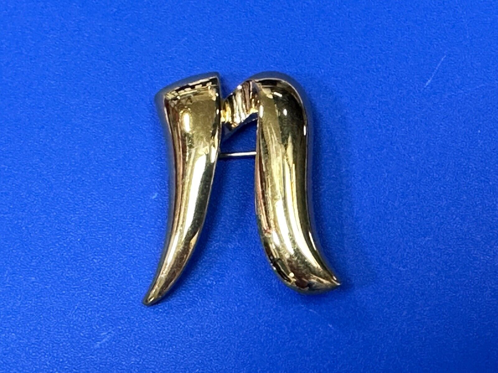 Abstract vintage Monet signed gold tone brooch pin