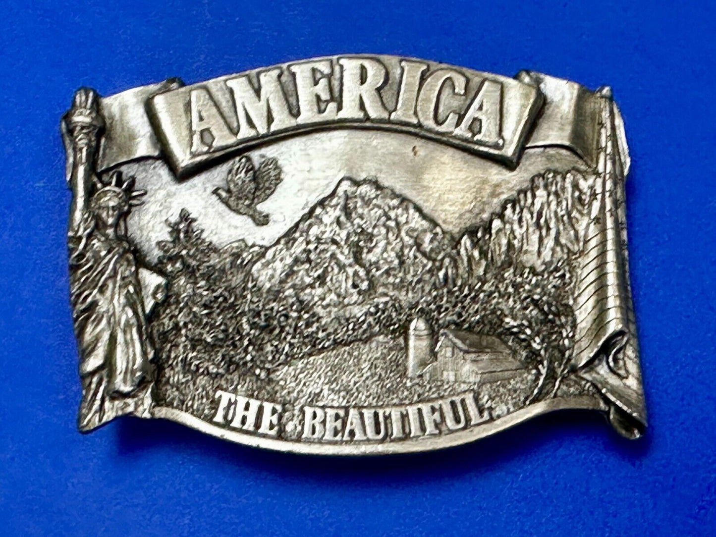 America The Beautiful USA Majestic Scenery -  1983 Bergamot Belt Buckle -O-L38