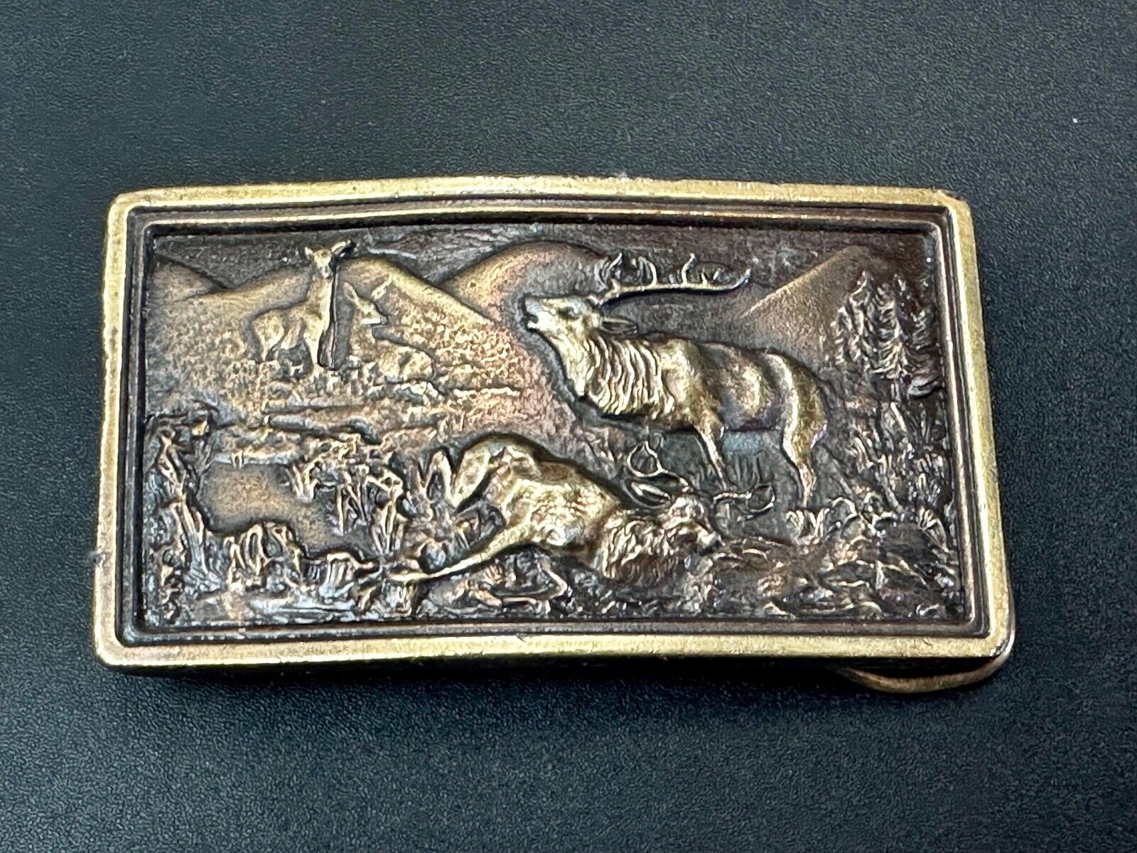 1977 MOOSE AND FALLEN ELK VINTAGE HUNTING THEME BERGAMOT BELT BUCKLE