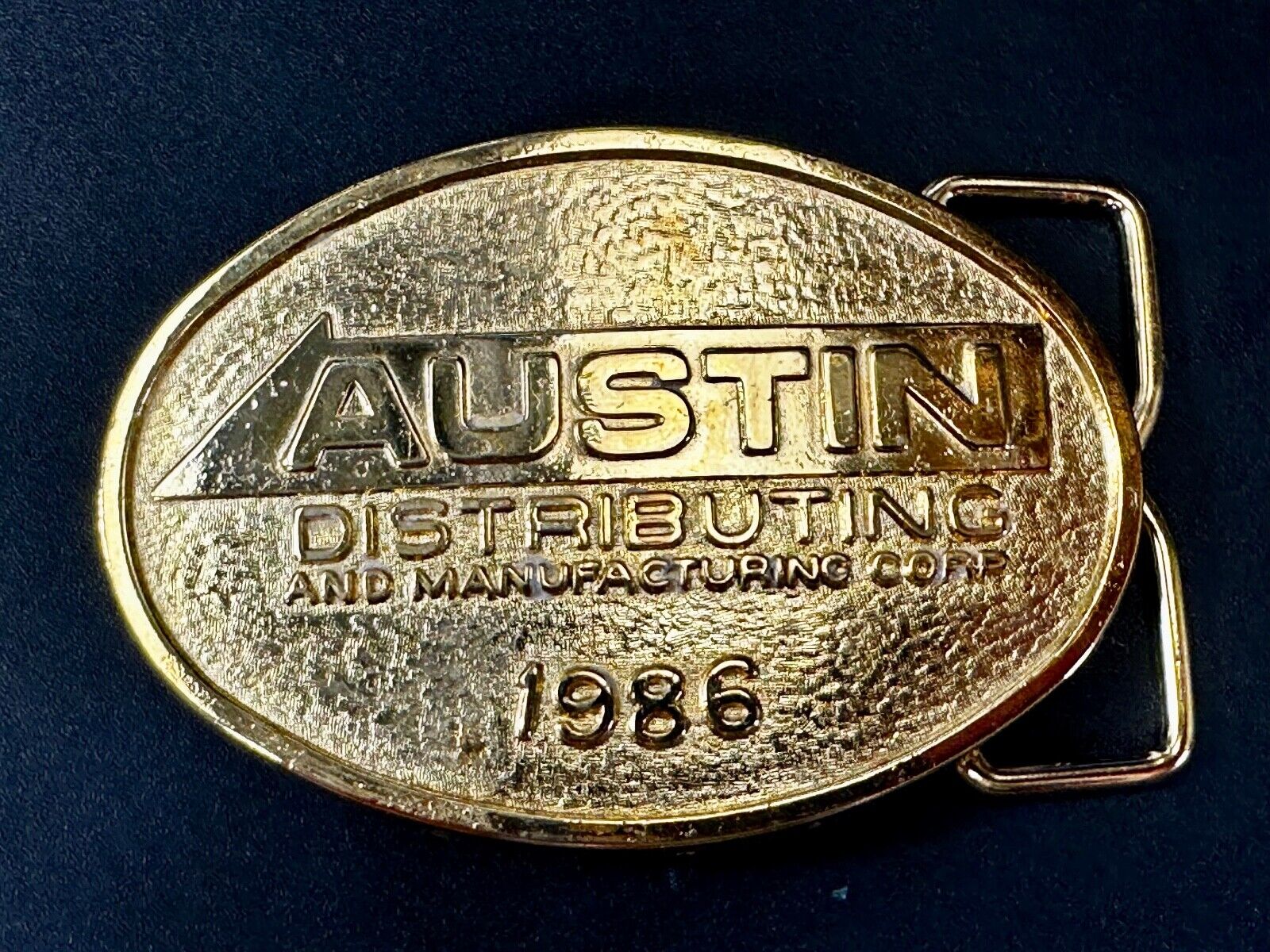 Austin Distributing and Manufacturing Corp VTG 1986 Advertisement RJ Belt Buckle