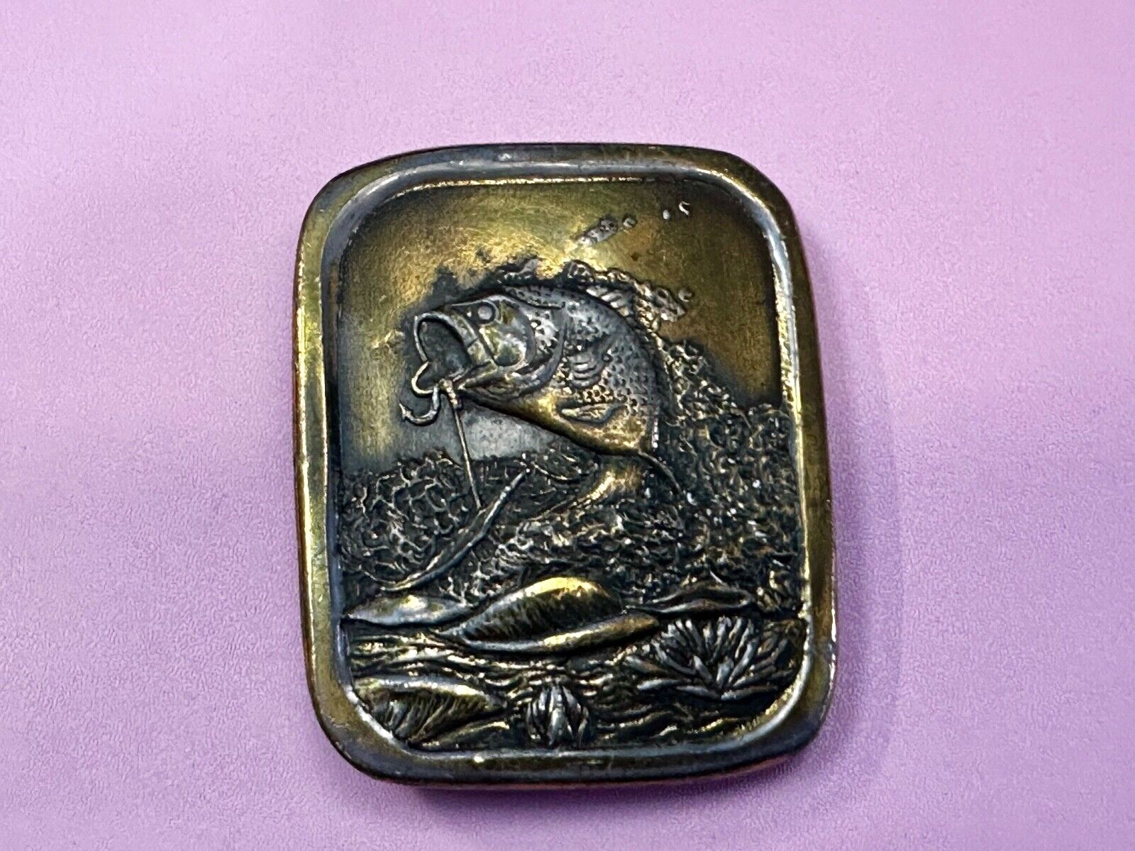 Bass Sport Fishing Vintage 1976 Indiana Metal Craft Belt Buckle
