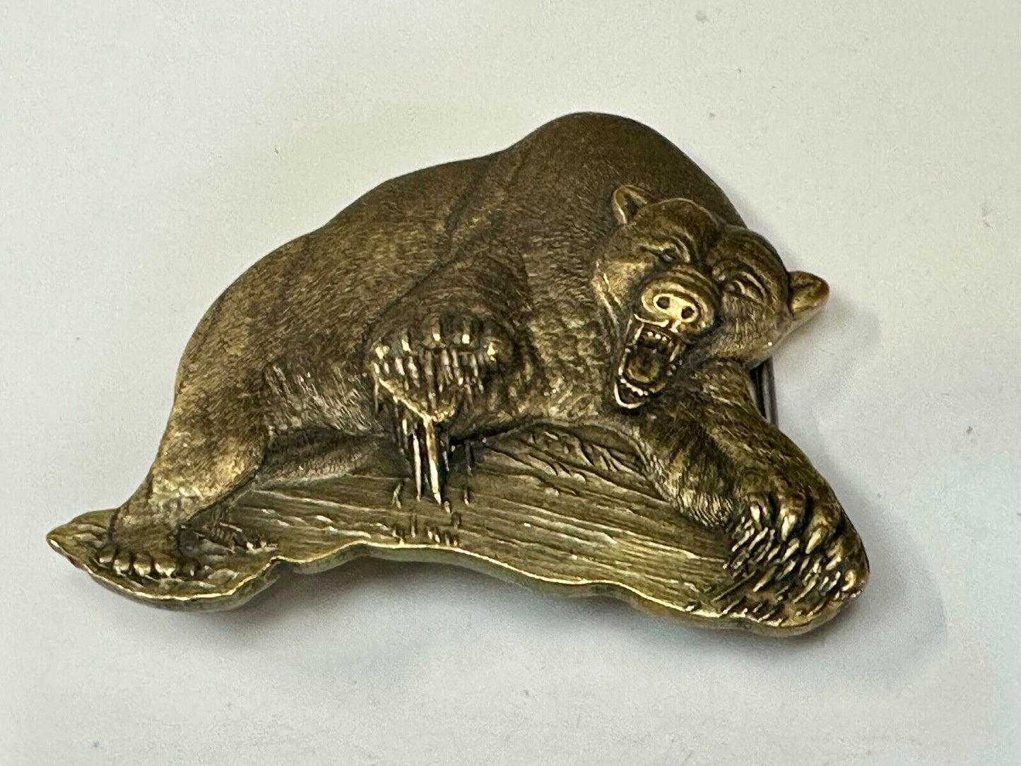 Attacking Grizzly BEAR - Paw reaching out 3D figural belt buckle