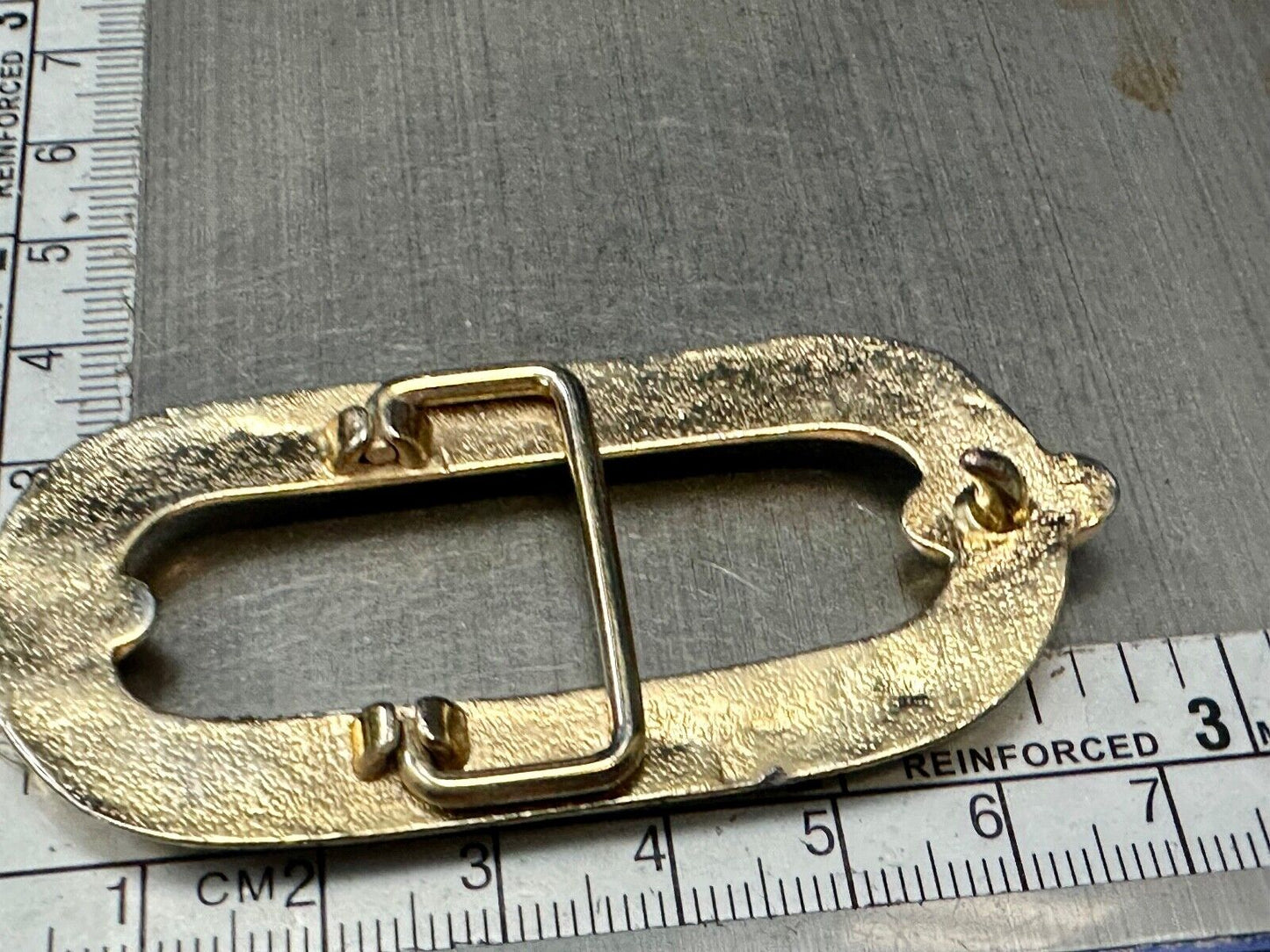 Vintage gold tone Tube Link Pattern belt buckle