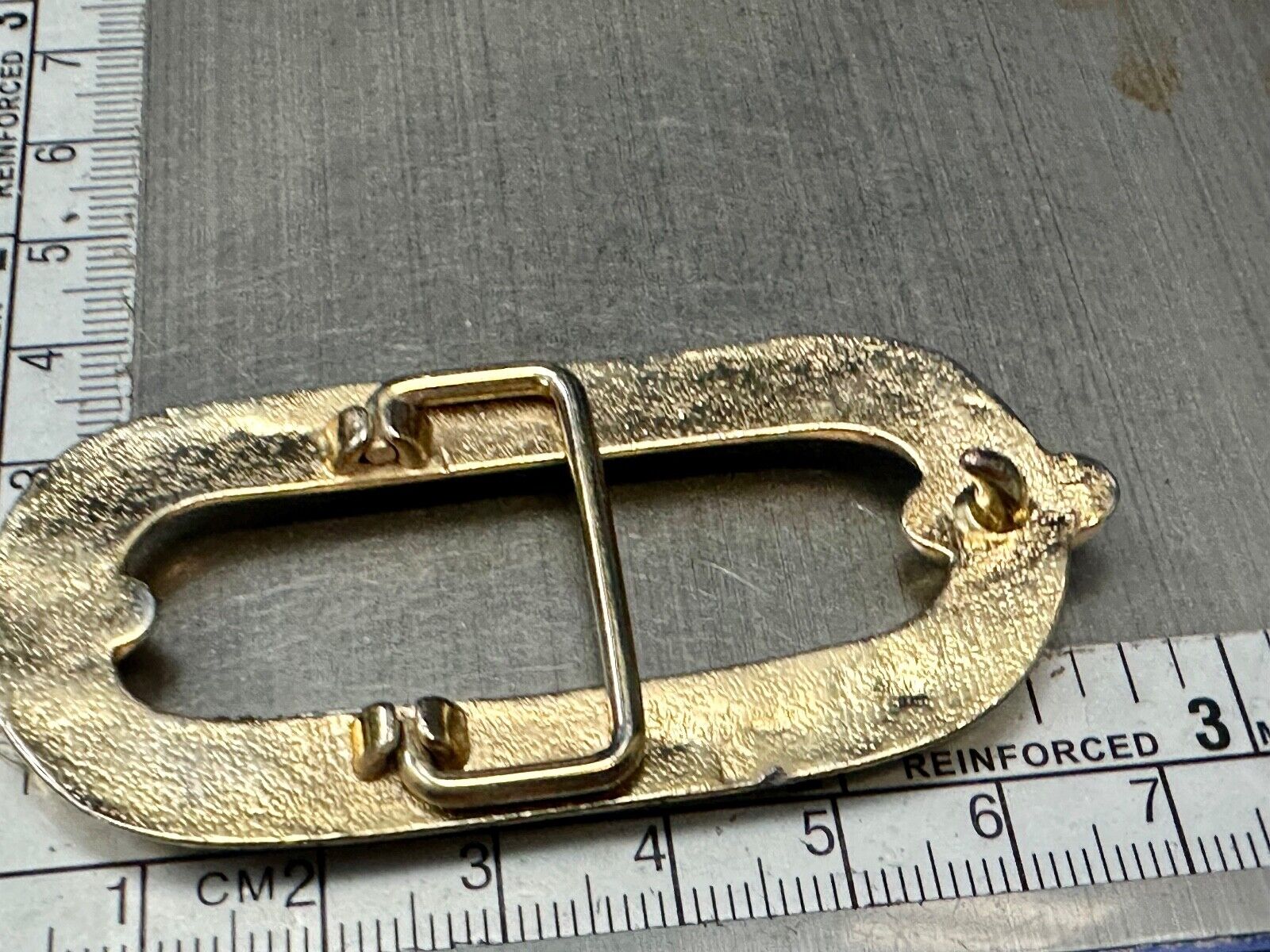 Vintage gold tone Tube Link Pattern belt buckle