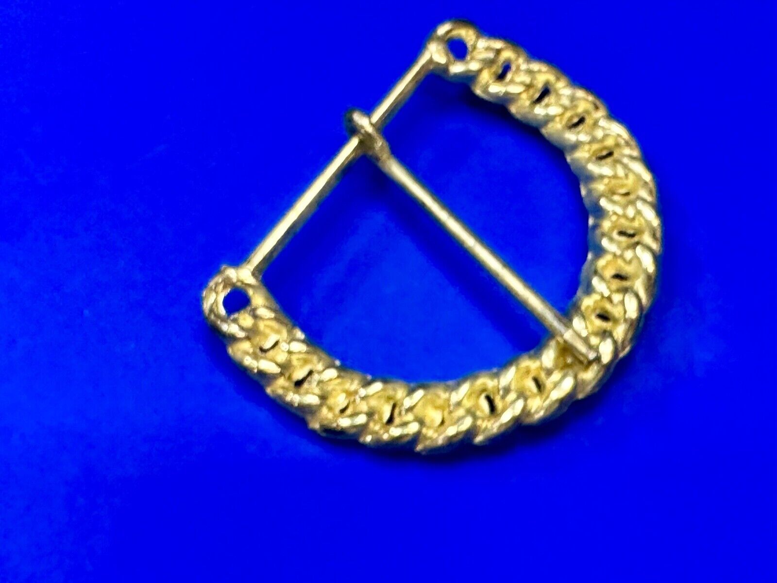 Vintage gold tone spiral or rope knot loop pattern replacement belt buckle