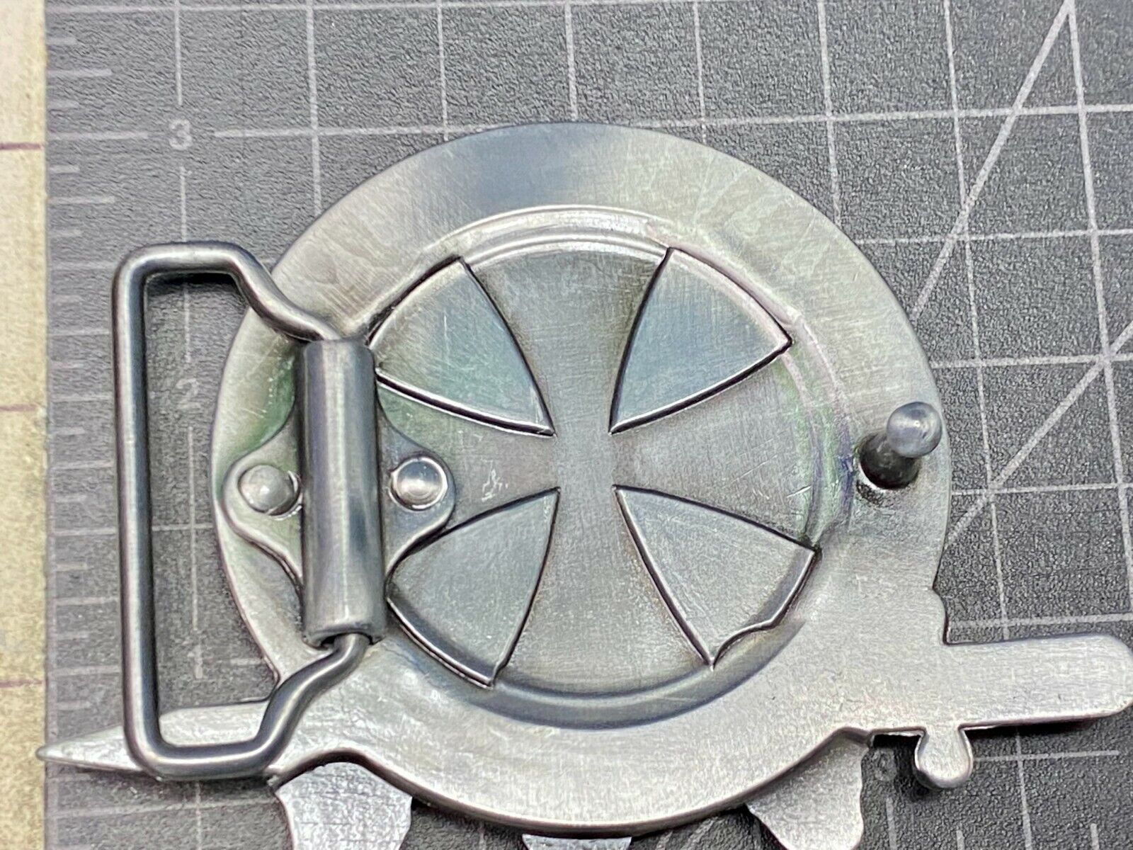 Three skulls through sword with celtic Iron Cross belt buckle