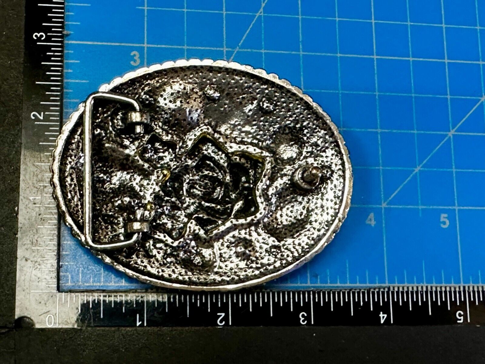 Unique Rose Flower With Rhinestone Accents And Boarder Beautiful Belt Buckle