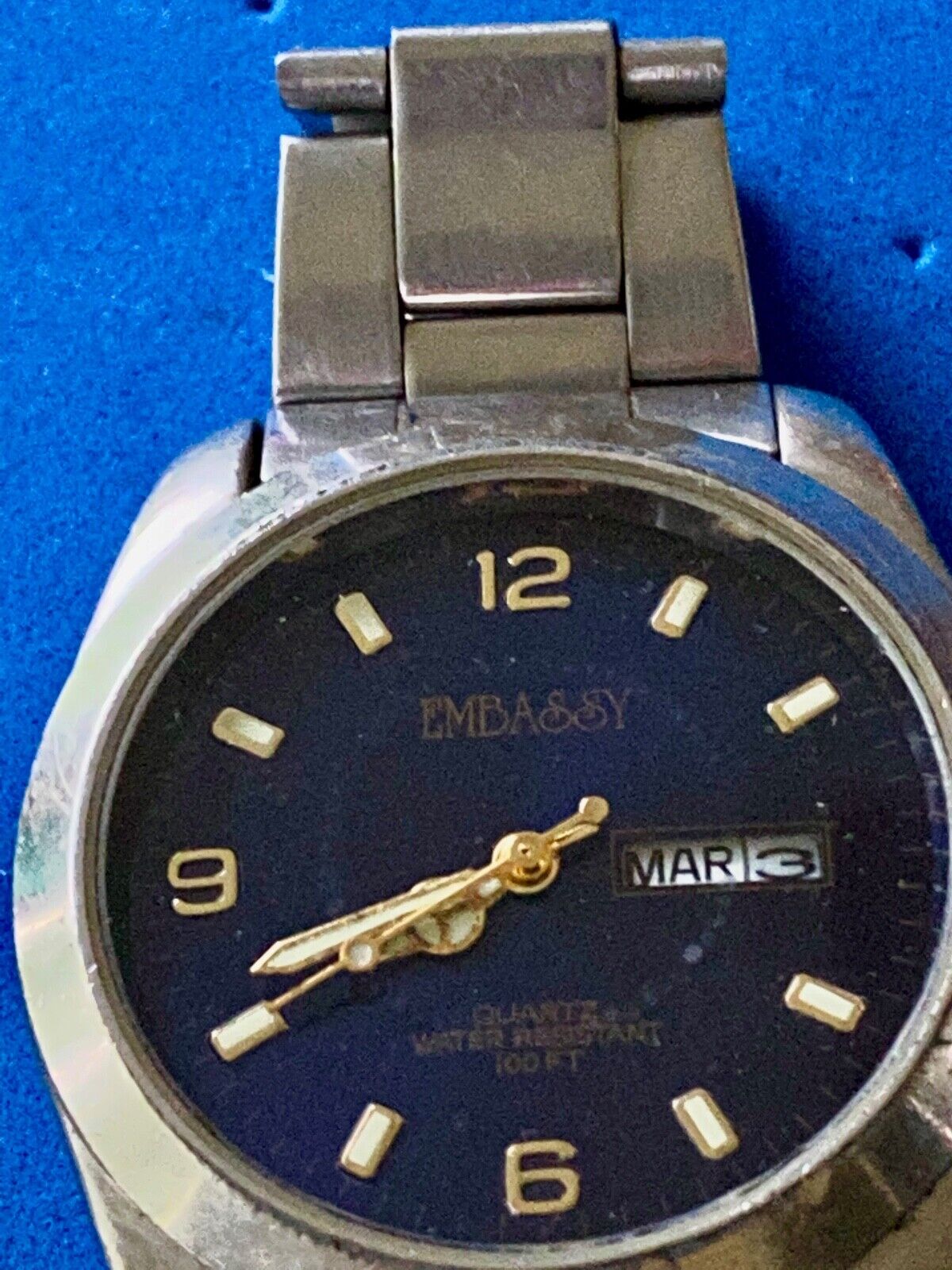 Vintage EMBASSY M8S512 WATCH with Day Date - fresh battery 