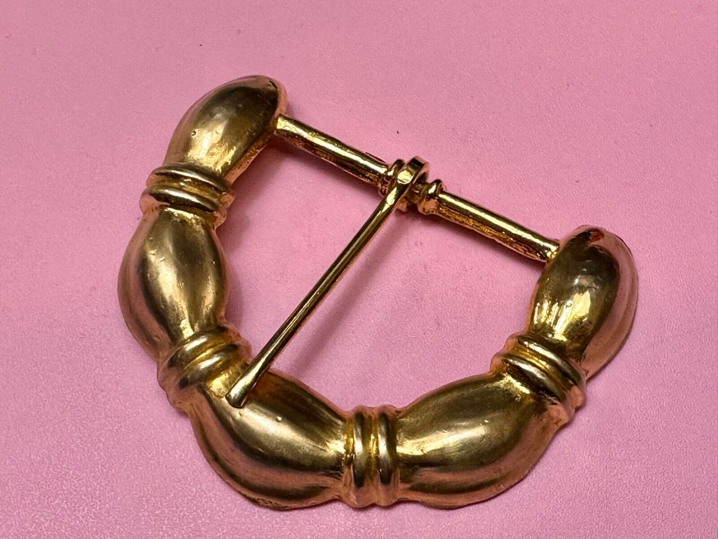 Unique dimensional "puffy" appearing! gold tone replace belt buckle
