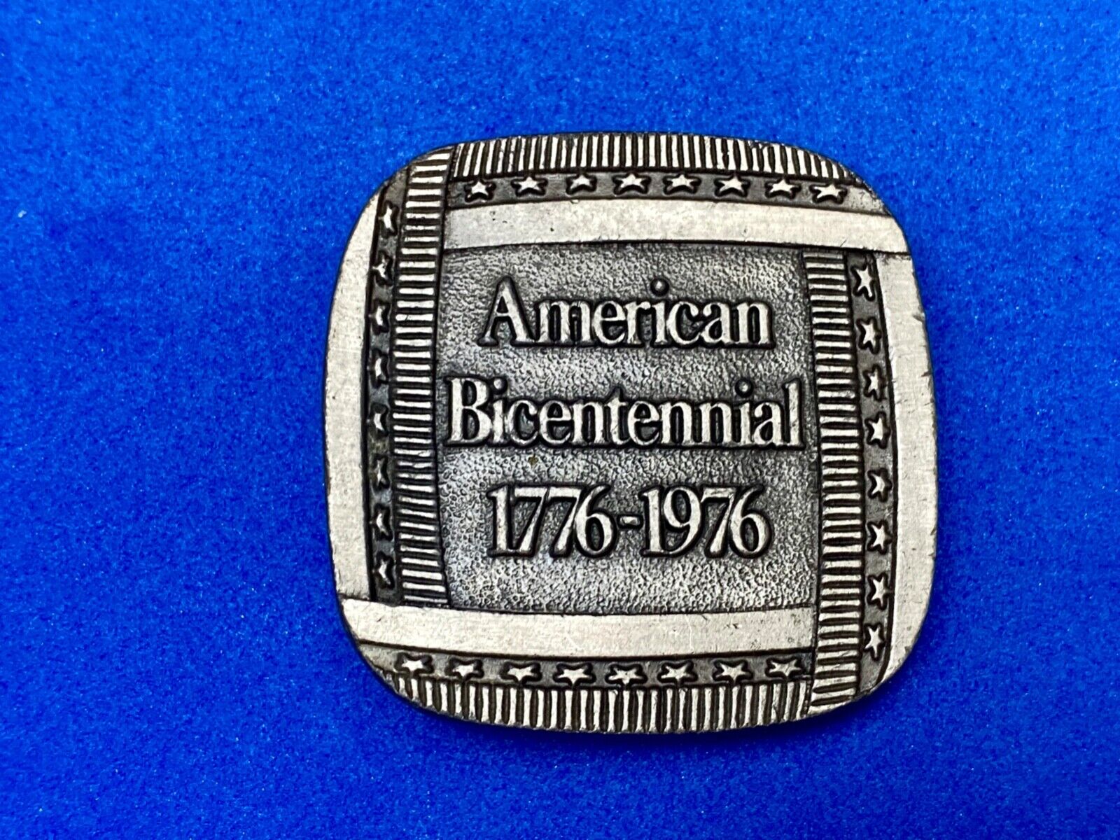 American Bicentennial - Patriotic United States vintage belt buckle by Bergamot