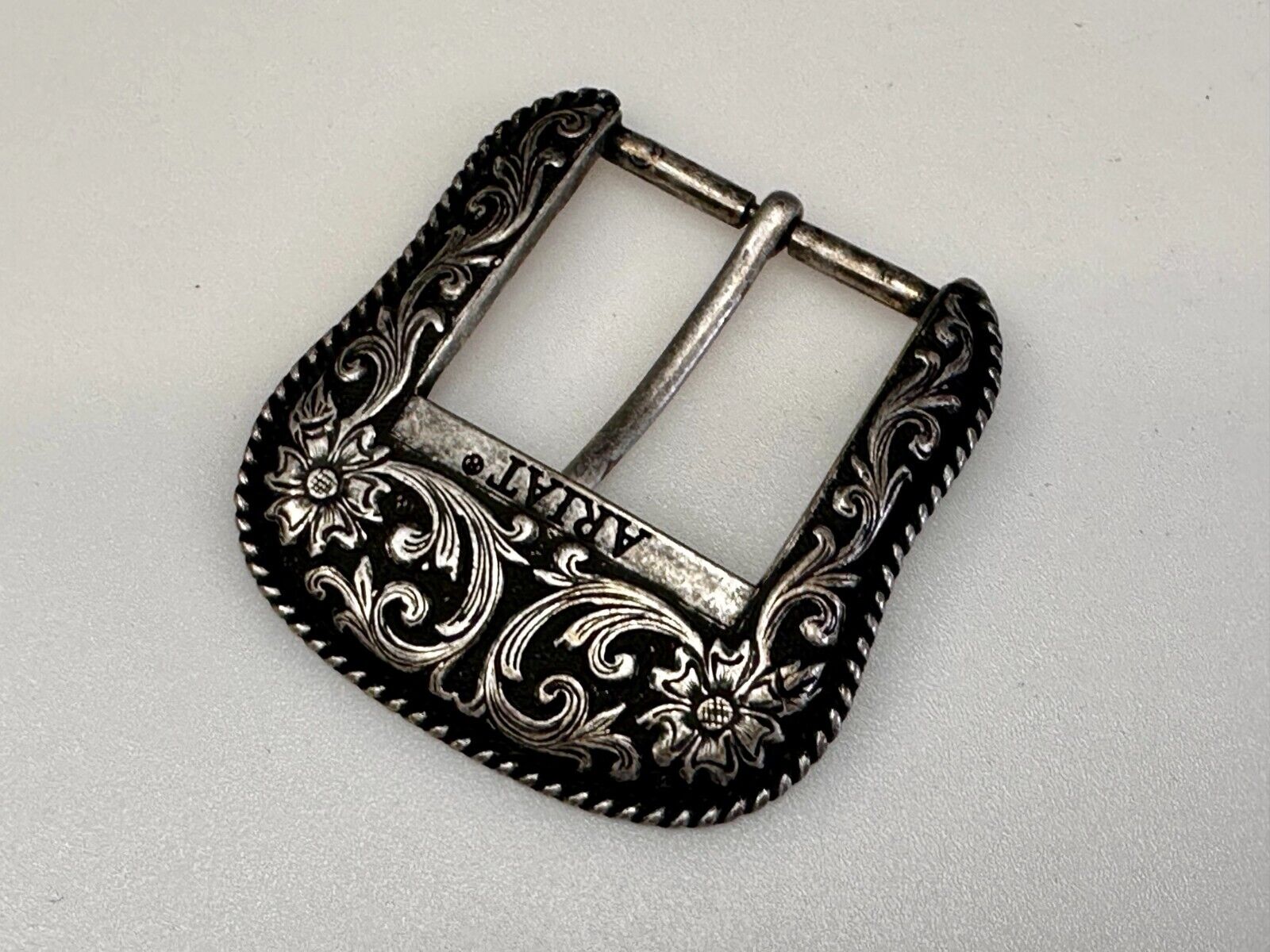 Ariat 2007 Ranger Style Detailed Flower Swirl Rope Outlined Belt Buckle