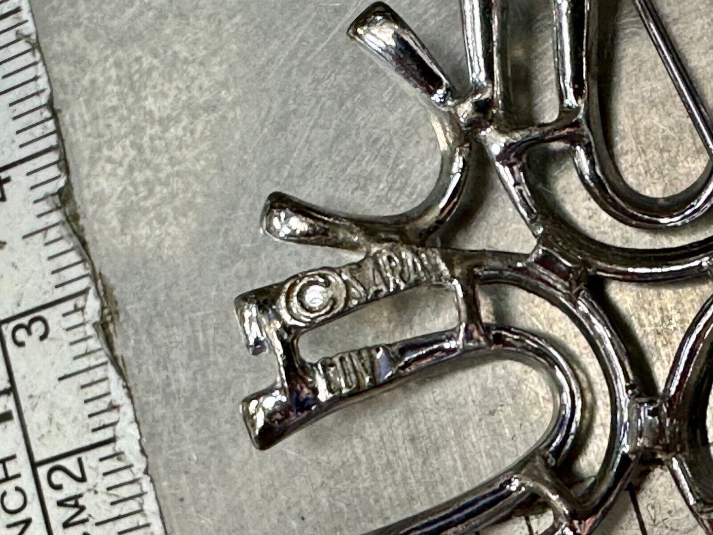 unique see through Sarah Coventry signed silver tone brooch pin