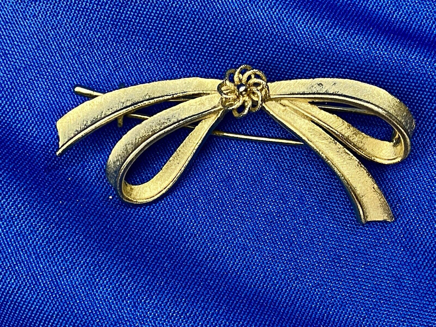 Vintage DENBE Ribbon Bow Gold Tone Brooch Pin Costume Jewelry