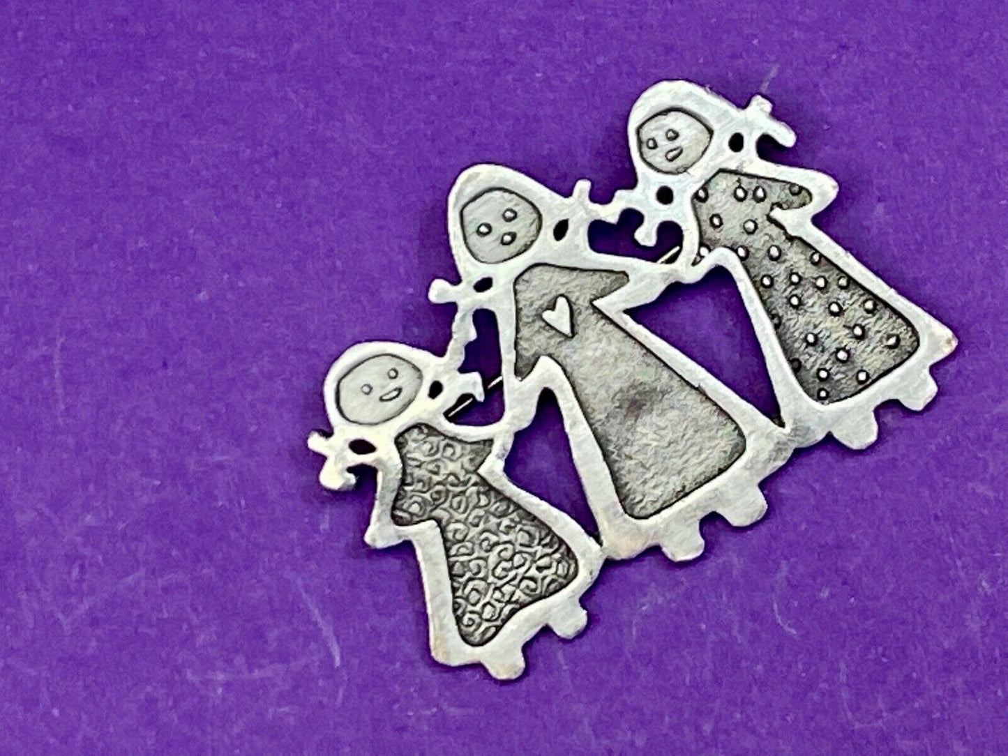 Three Sisters Cynthia Webb Pewter Silver tone Vintage Brooch Pin