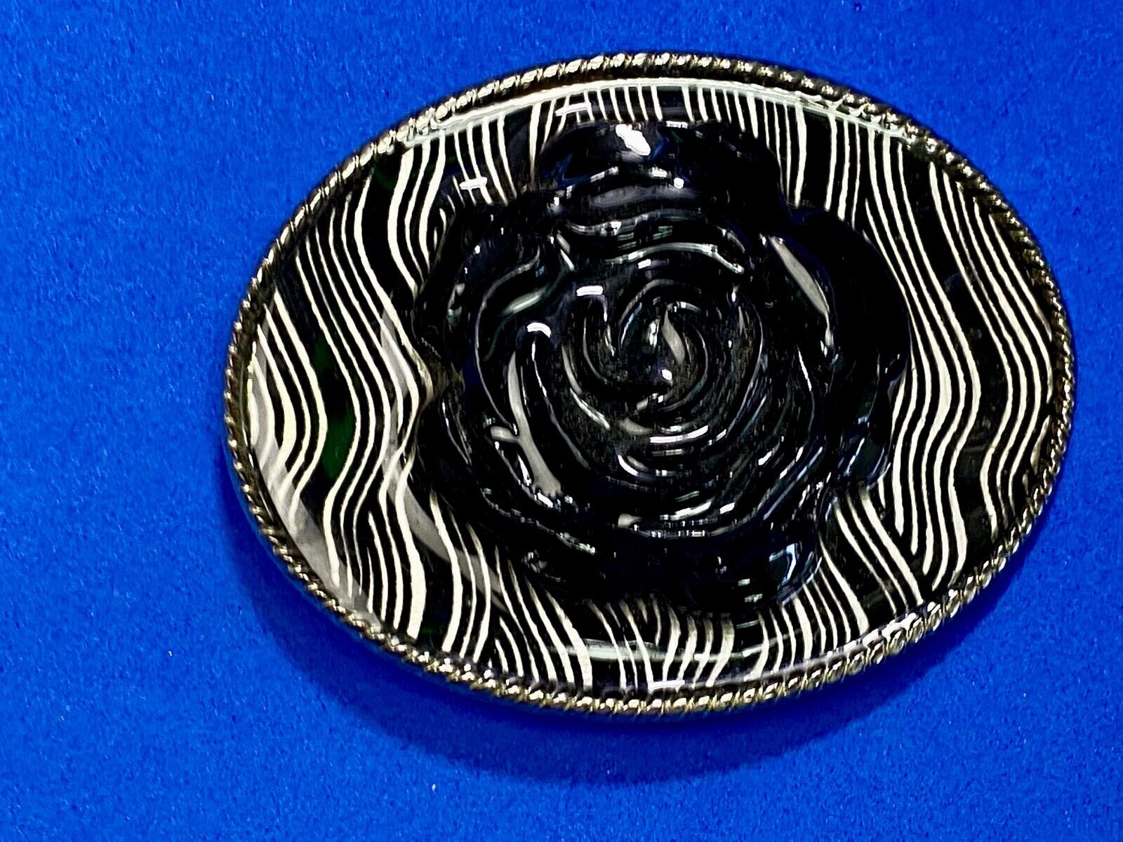 Trippy Black And White Flower Theme Wavy Lines Oval Belt Buckle 