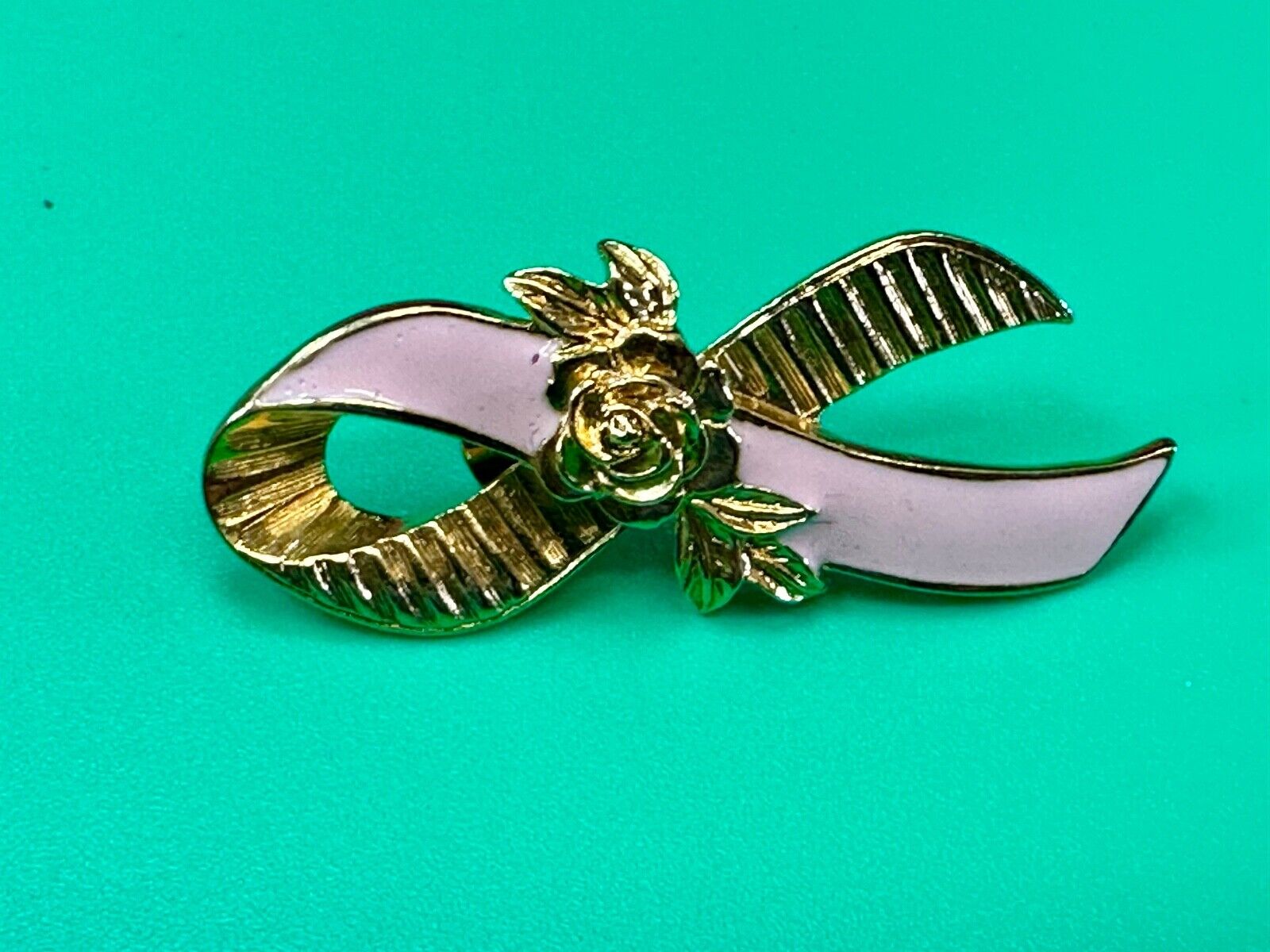 Avon Gold Tone Pink Enamel Ribbon Breast Cancer Awareness Brooch Pin 2"