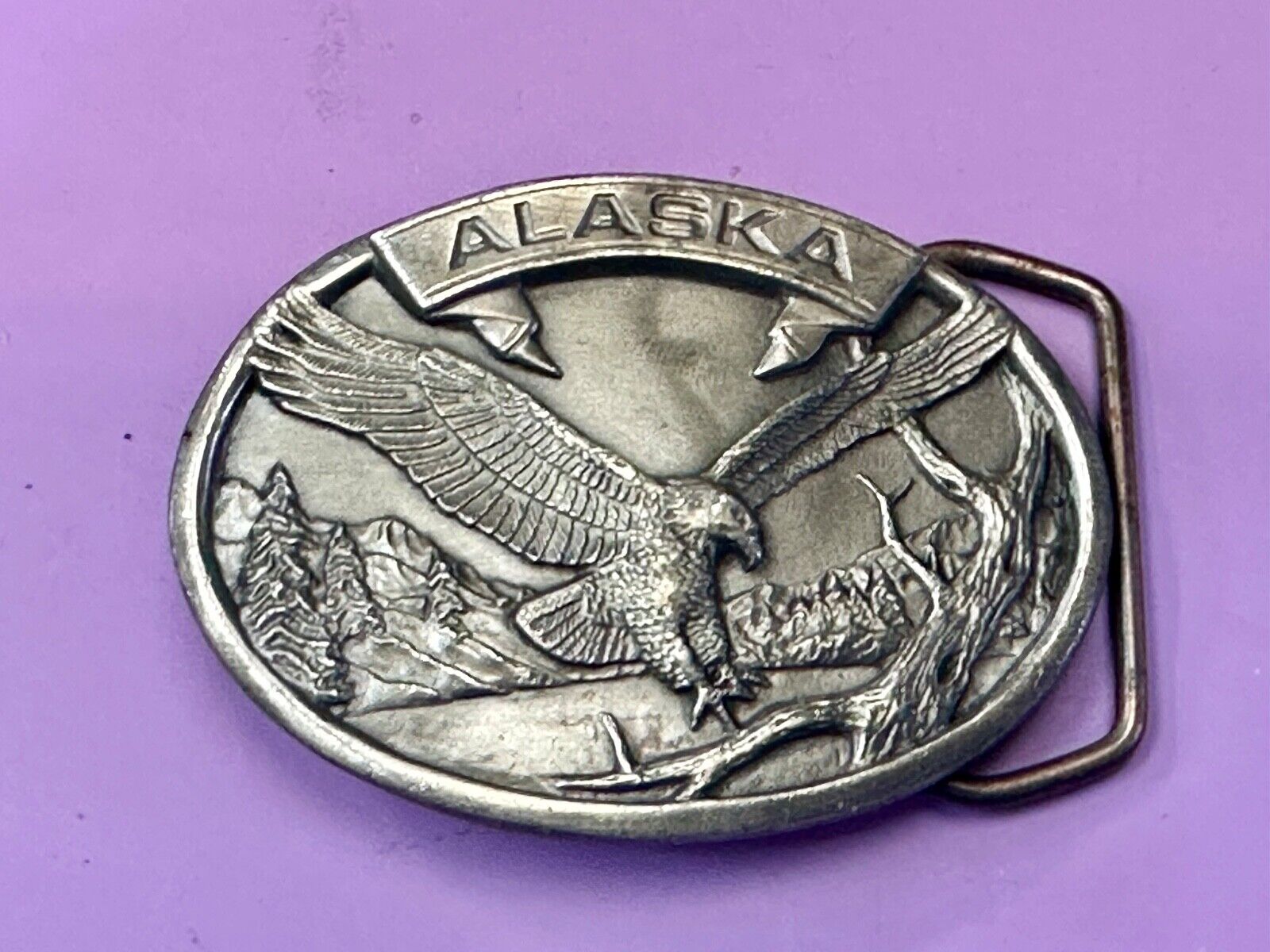Alaska Eagle - Patriotic Flying Hunting Bird wings wide K66 Siskiyou belt buckle