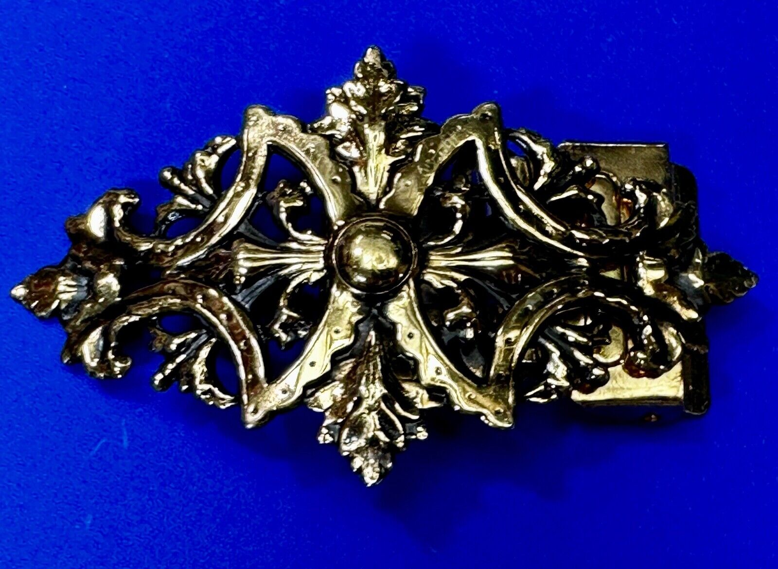 Victorian Style Filigree with Large Gold Tone Leaves Vintage Belt Buckle