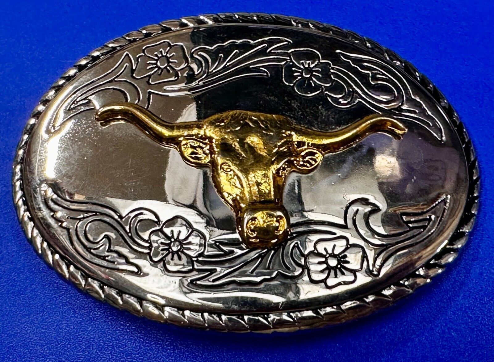 Texas Longhorn Steer Bull Cow Skull Reflective Oval Two Tone Vintage Belt Buckle