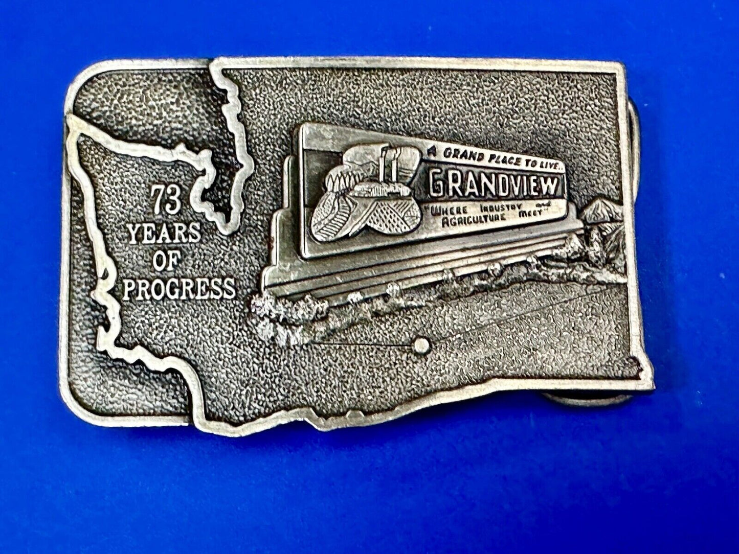 Vintage 1981  Grandview Oregon - A grand place to live - Lions Club belt buckle
