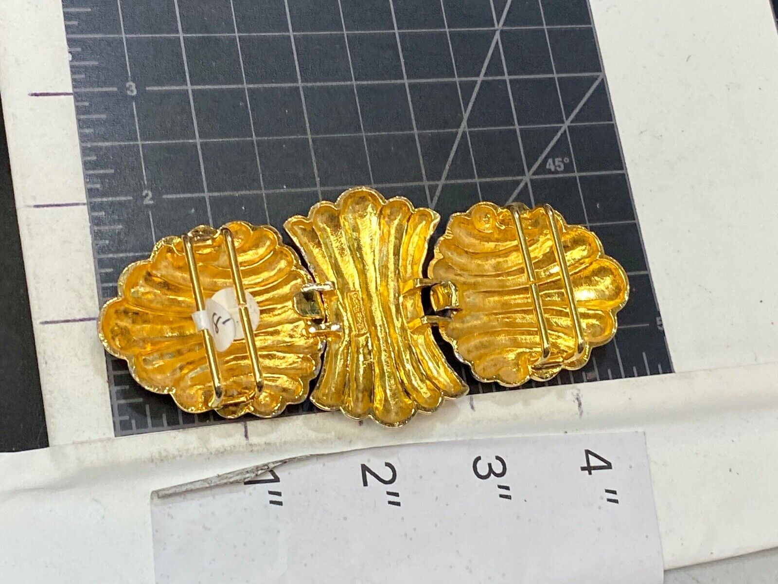 Vintage gold tone There piece interlocking leaf belt buckle BY Dotty Smith 