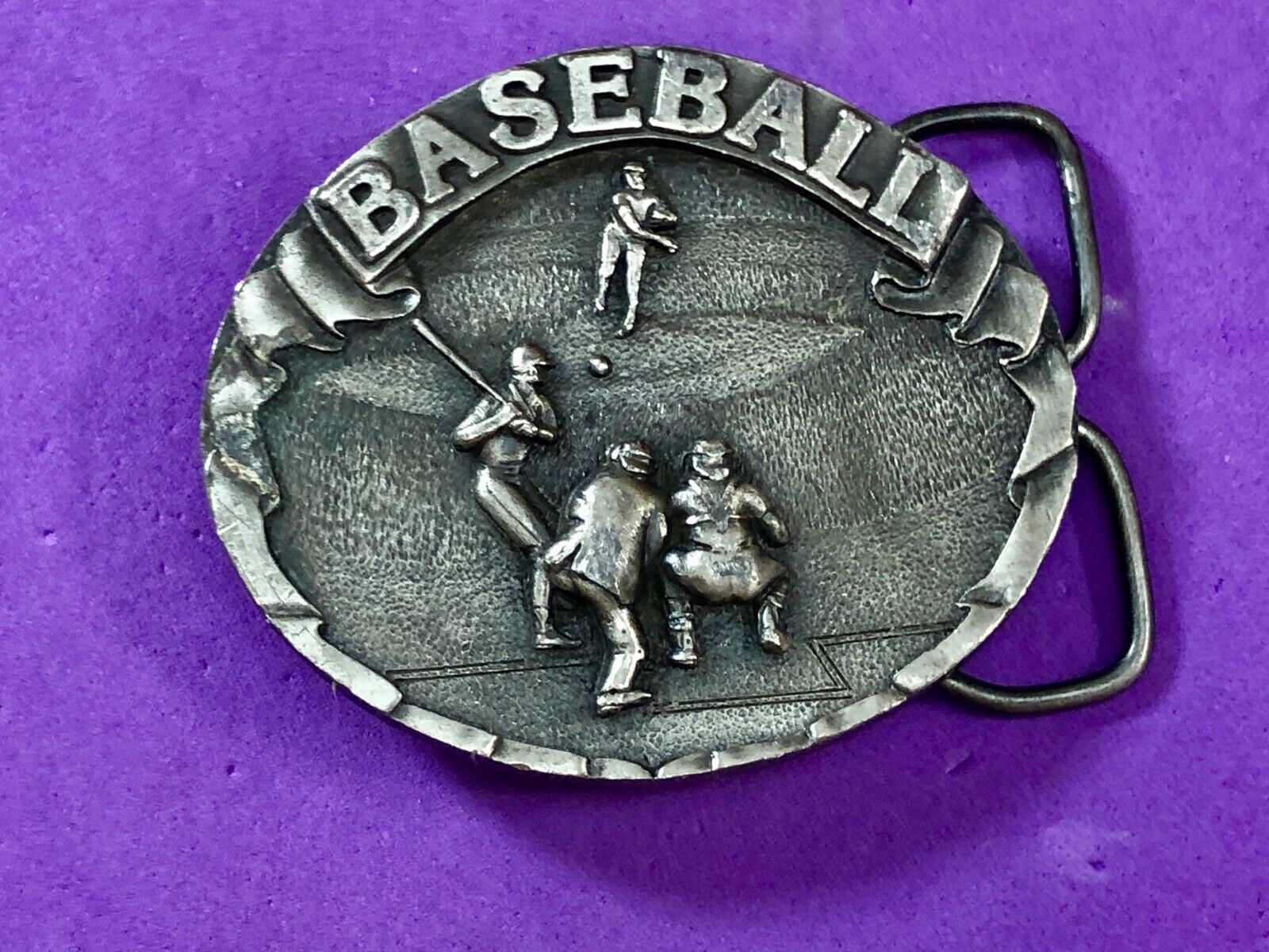 1977 Bergamot 0-65 belt buckle tribute to Americas baseball Batter Up! O-85