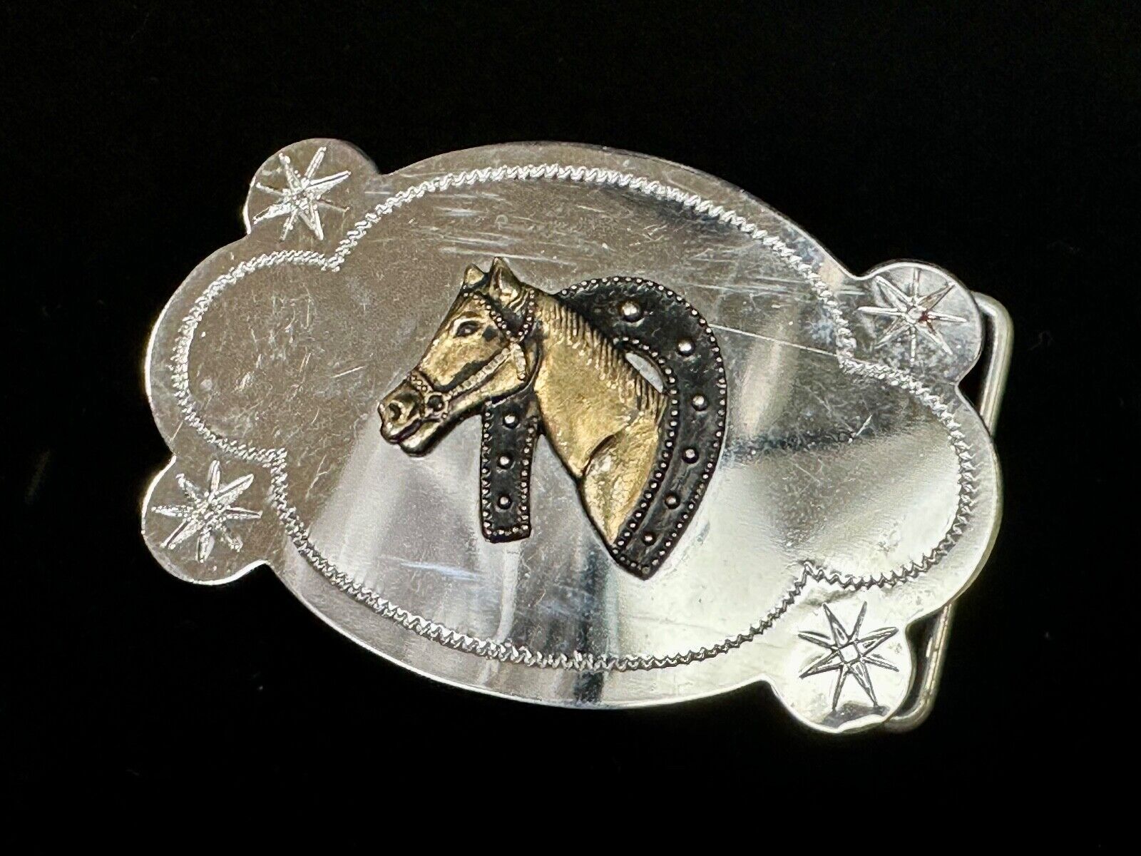 Vintage horse head in horseshoe cowboys cowgirls western belt buckle starbursts
