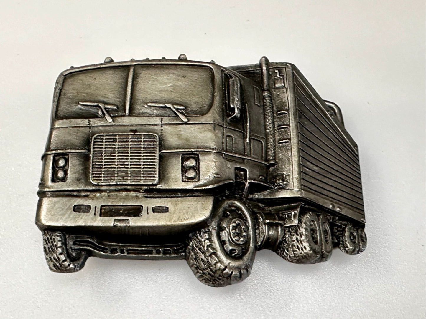 Vintage 1980 Semi Truck Long Haulers Drivers Trucker Indiana Metal Belt Buckle